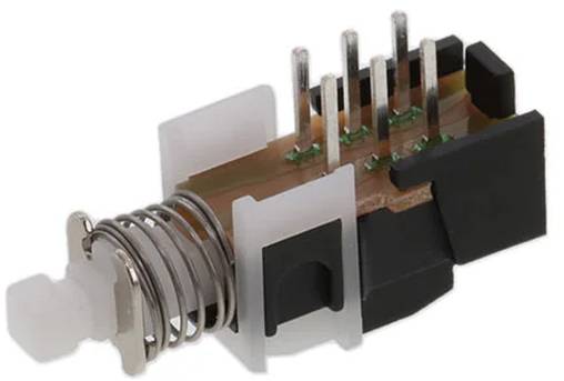 Eine Nahaufnahme eines federbelasteten Kippschalters mit mehreren Stiften, der für elektrische Schaltkreise und elektronische Geräte entwickelt wurde.