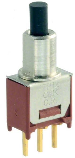 Eine Nahaufnahme eines schwarzen Druckknopfschalters mit einer metallischen silbernen Gehäuse und drei goldenen Metallstiften, die in elektronischen Schaltkreisen verwendet werden.