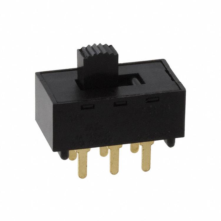 Ein schwarzer sechspoliger Schiebeschalter mit strukturiertem Betätiger, verwendet zur Steuerung elektronischer Schaltkreise.
