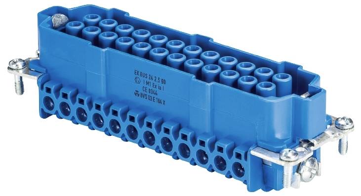 Blauer elektrischer Steckverbinder mit mehreren runden Steckplätzen, montiert auf einer Metallhalterung mit seitlichen Schrauben.