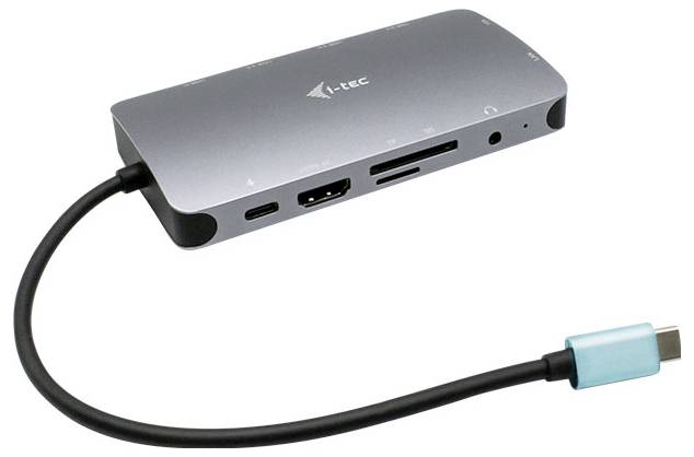 Ein silberner USB-C-Hub mit mehreren Anschlüssen, darunter HDMI, USB-A, USB-C und Kartensteckplätze. Ein kurzes Kabel mit USB-C-Stecker.