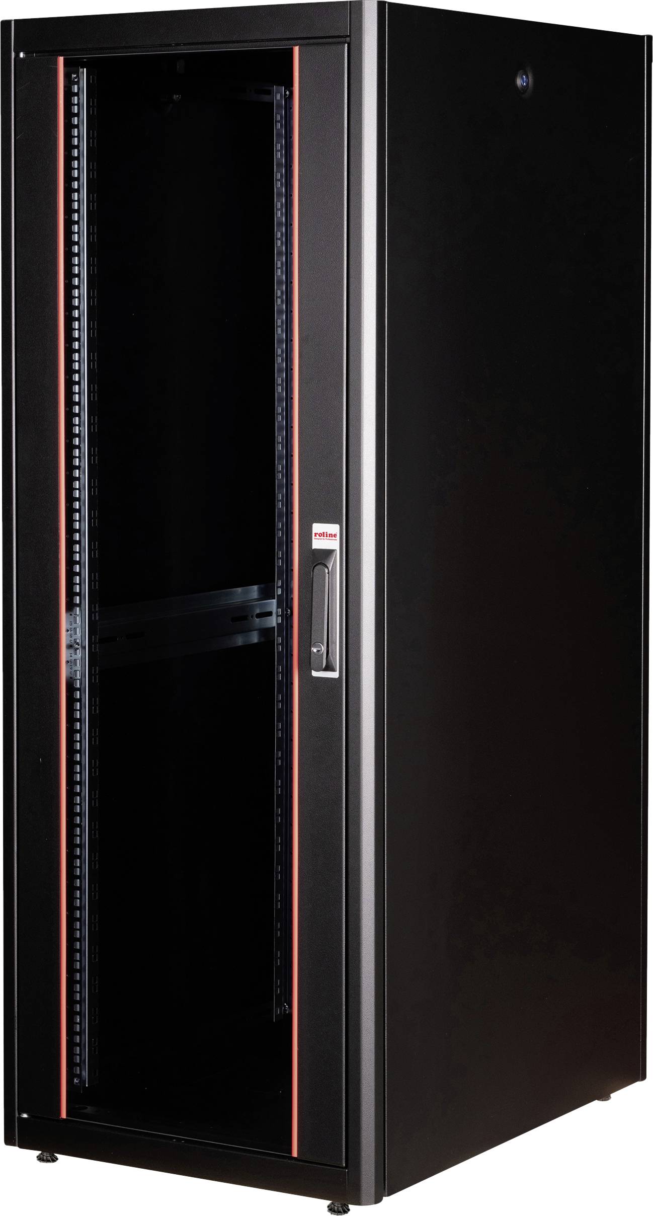 Schwarzer Serverrack mit Glastür und roten Akzenten, steht aufrecht. Es ist leer und bereit für die Installation von Servern oder Netzwerkkomponenten.