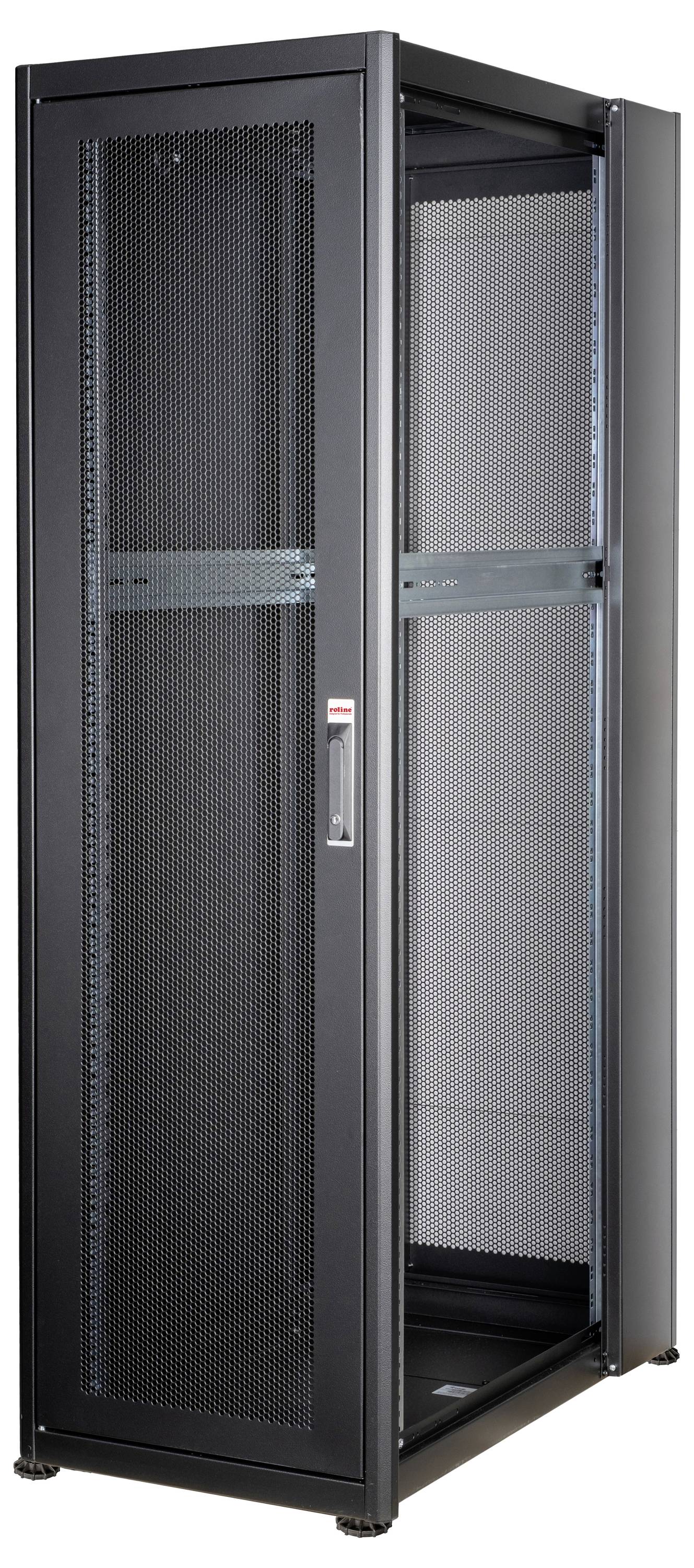 Ein leerer schwarzer Server-Rack-Schrank mit perforierten Türen für Belüftung, geeignet für den Einbau von Netzwerk- oder Serverausrüstung.