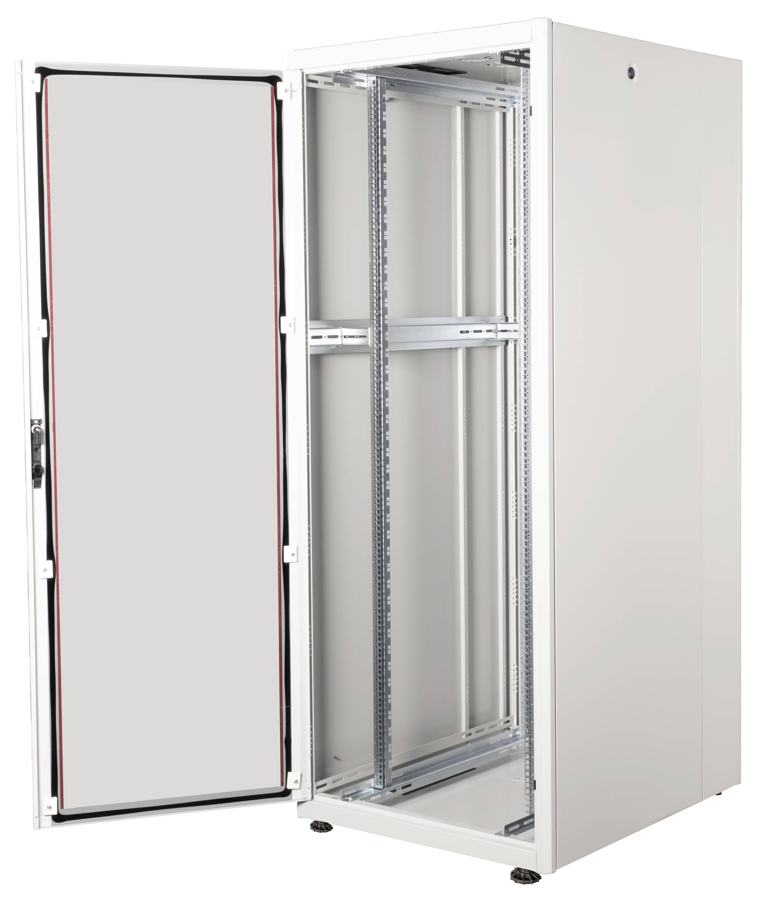 Offener, leerer Metallschrank mit Tür an der linken Seite, geeignet zur Unterbringung von elektronischen Geräten oder Netzwerkausrüstung.