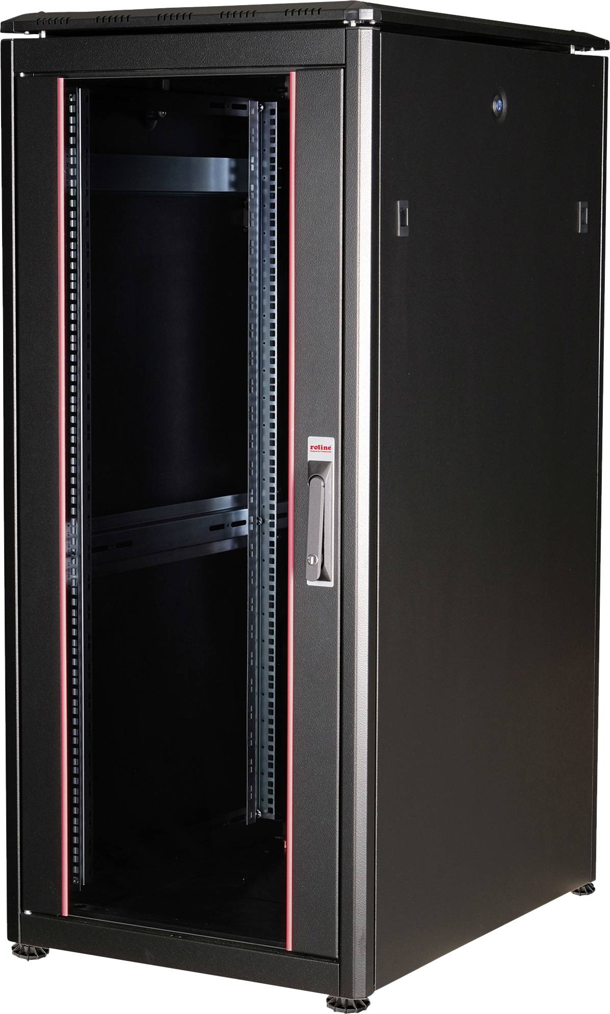 Ein schwarzer Serverschrank mit Glastür, offenem Inneren und rot markierten Ecken, steht auf Rollen, bereit für den Einsatz in einem Serverraum.