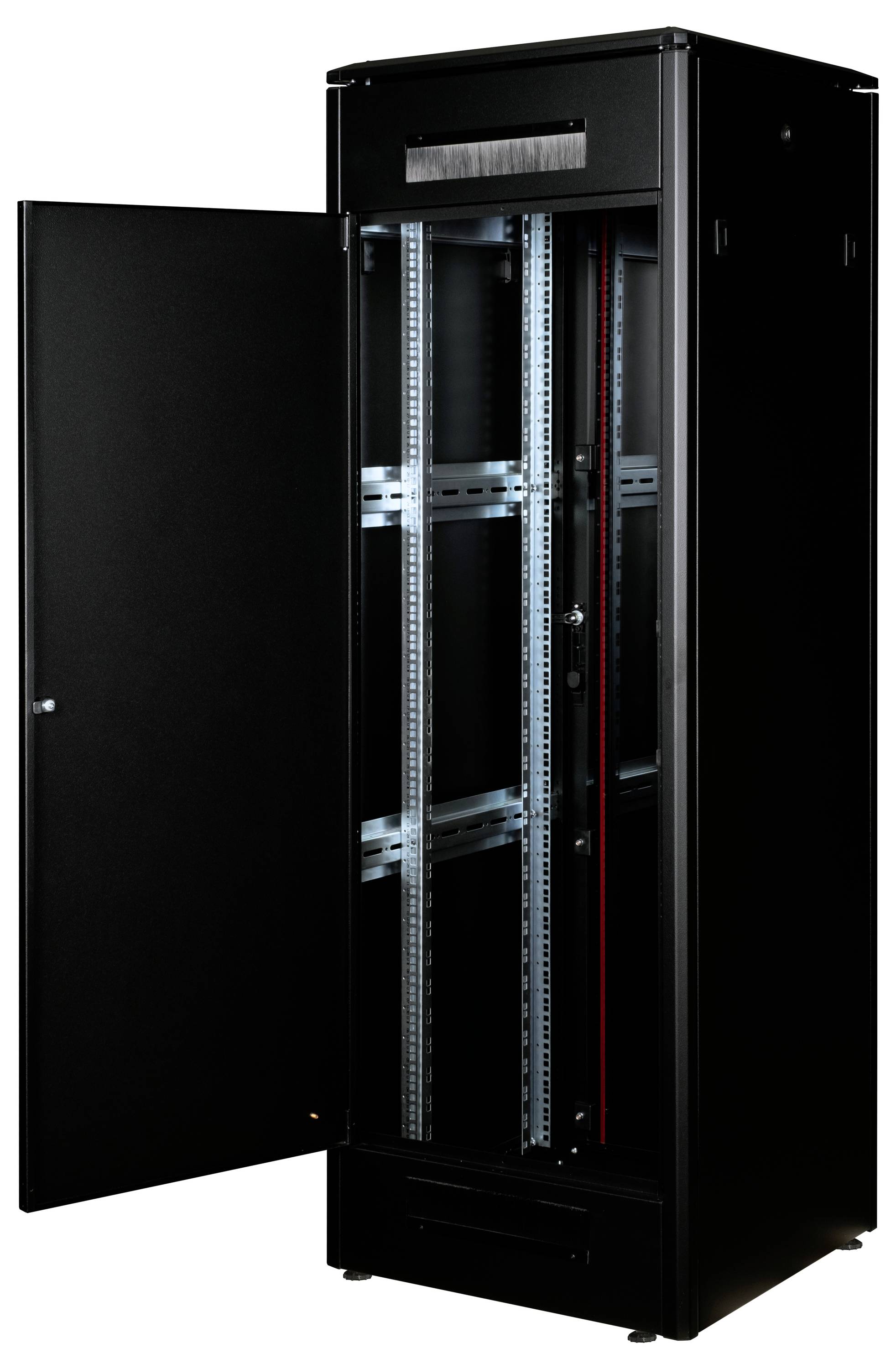 Ein schwarzer, geöffneter Server-Schrank mit sichtbaren Halterungen und Schienen für Server-Hardware.