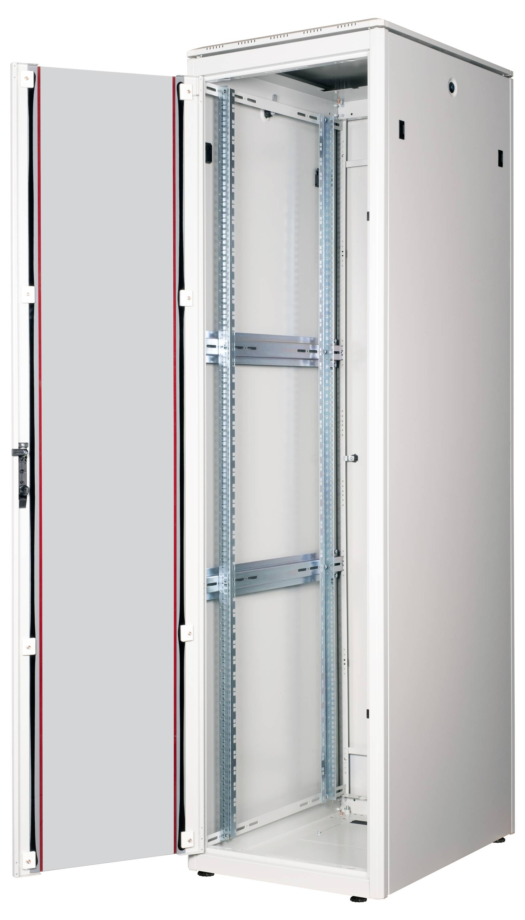 Ein offener, leerer Server-Schrank mit Metallrahmen, geeignet zur Aufnahme von IT-Geräten in einem Netzwerk- oder Rechenzentrumsumfeld.