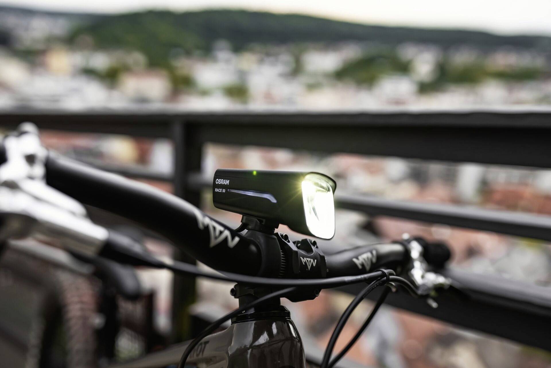 Osram Automotive Fahrradbeleuchtung Set RACE 50 SET LED akkubetrieben Schwarz