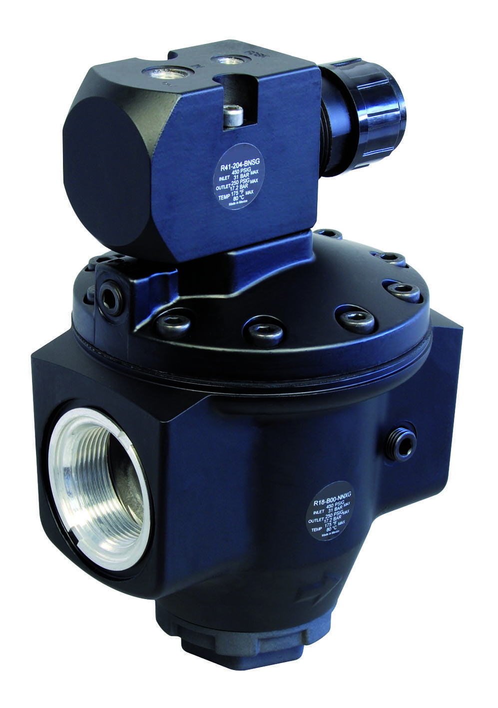 Ein schwarzes industrielles Ventil mit einem seitlichen Anschluss für Rohrleitungen, wichtig in hydraulischen Systemen.