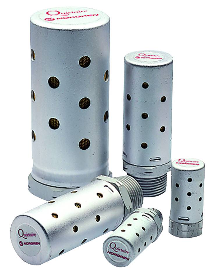 Mehrere silberne Schalldämpfer unterschiedlicher Größe mit perforierter Oberfläche, aufrecht stehend, markiert mit 'Quieter' und 'Norgren'.