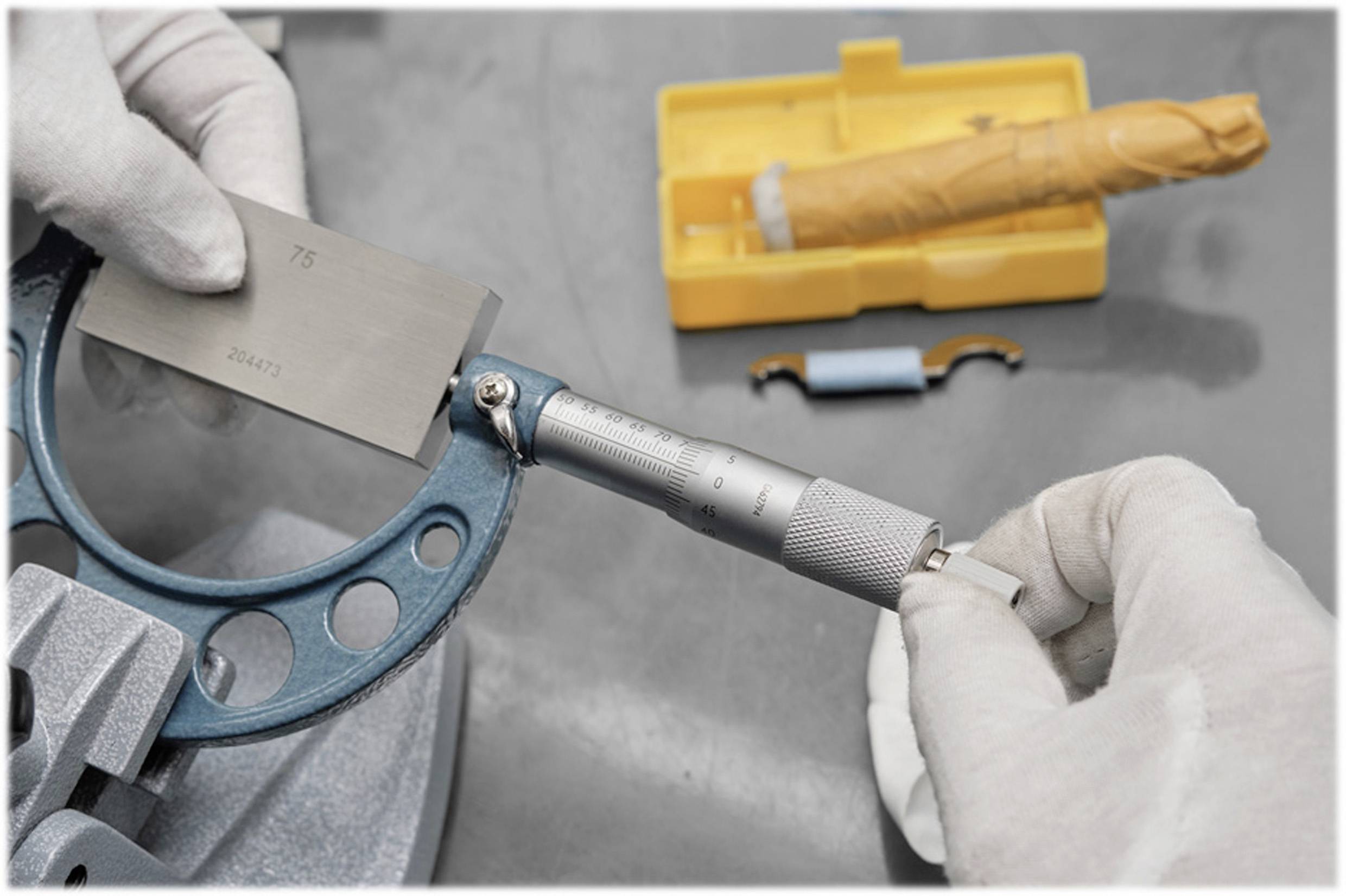 Dasqua 4111-8203 Bügelmessschrauben-Set mit Kontrollmaß 0 - 300mm DIN 863