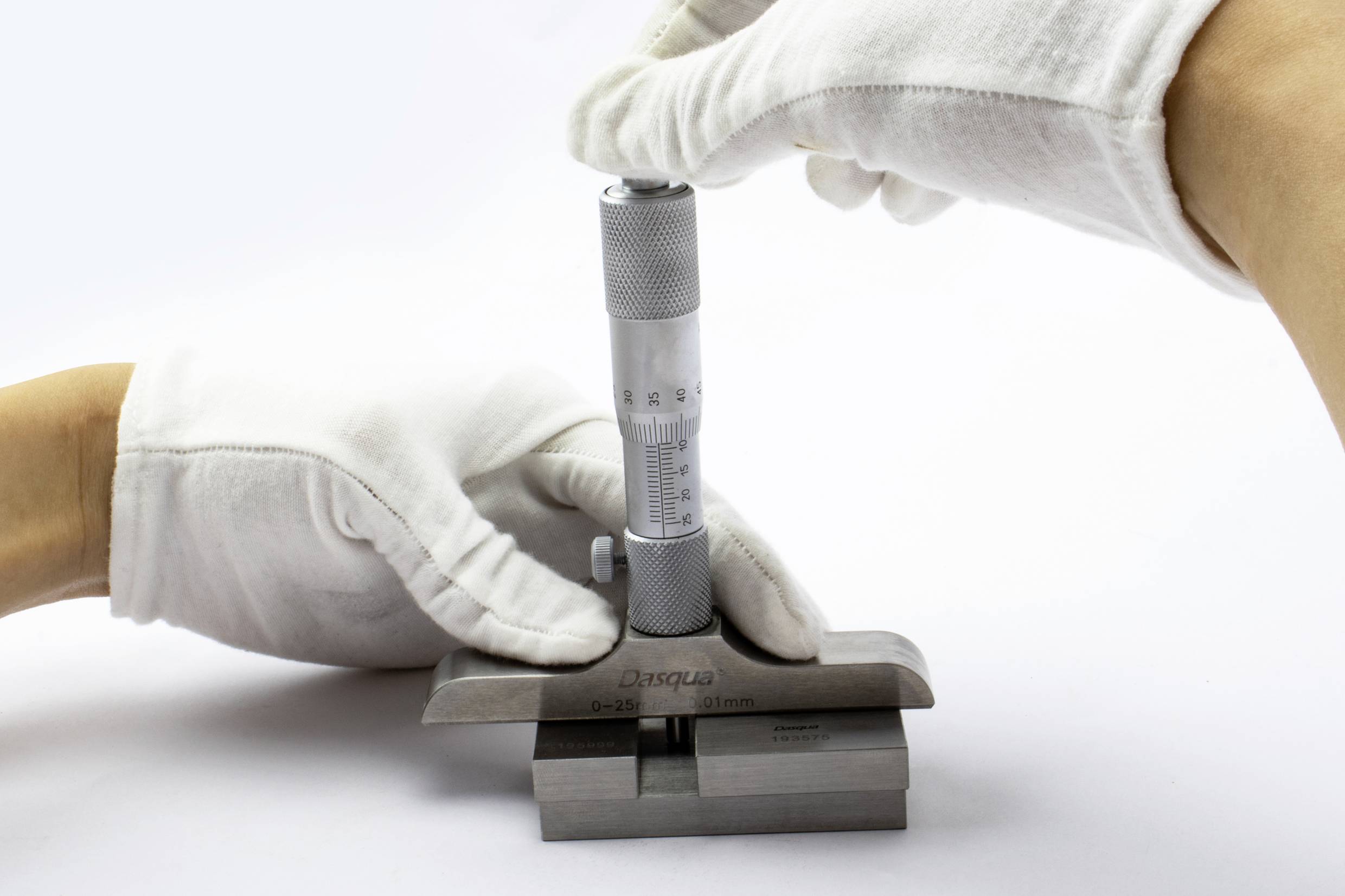 Dasqua 4611-8106 Tiefenmikrometer mit Kontrollmaß 0 - 25mm DIN 863