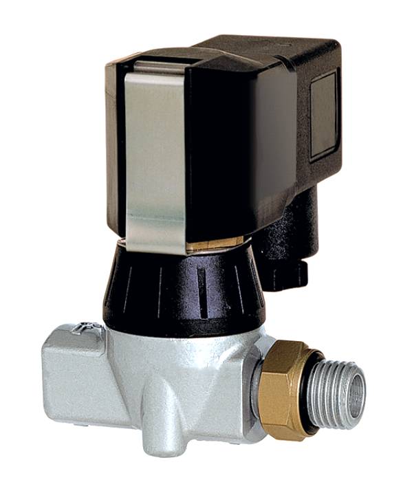 Magnetventil mit schwarzem Kunststoffgehäuse und silberfarbenem Metallkörper. Es dient zur Steuerung des Flüssigkeitsflusses.