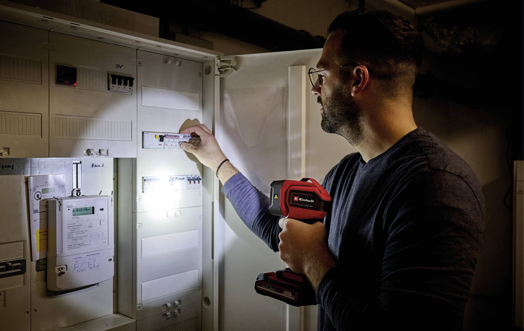 Einhell 4514175 TC-CL 18/350 Li - Solo Power X-Change Akkubetriebenes LED-Leuchtmittel Handlampe Li-Ionen Akkus 5W 350lm Anzahl