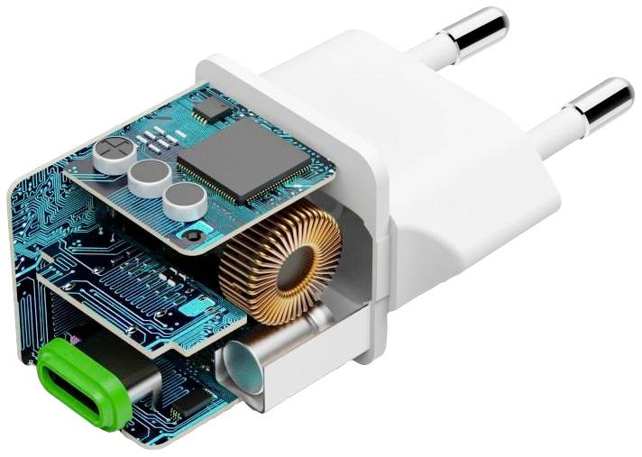 Ein geöffneter Netzadapter zeigt innen Technologie mit Leiterplatten und Elektronik-Komponenten, die den Stromfluss regulieren.