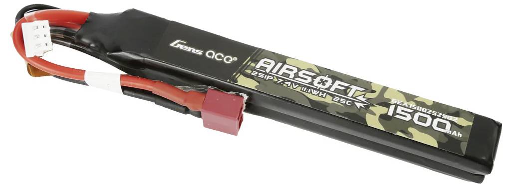 Ein 'Airsoft' 11.1V LiPo-Akku mit 1500 mAh Kapazität, schwarz mit Camouflage-Muster, sieht flach und rechteckig aus.