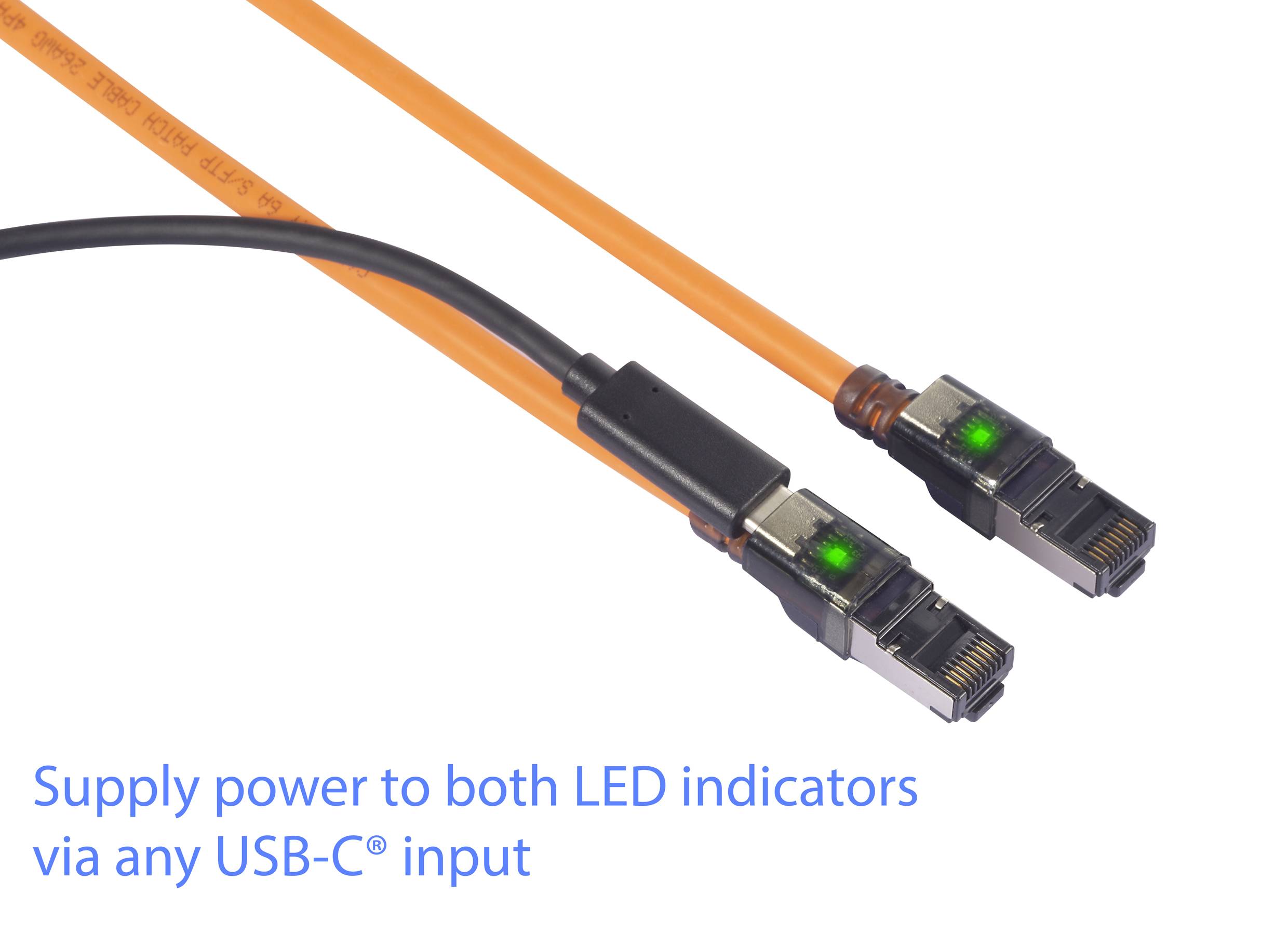'Zwei orange Ethernet-Kabel mit grünen LED-Anzeigen an USB-C-Enden. Text: 