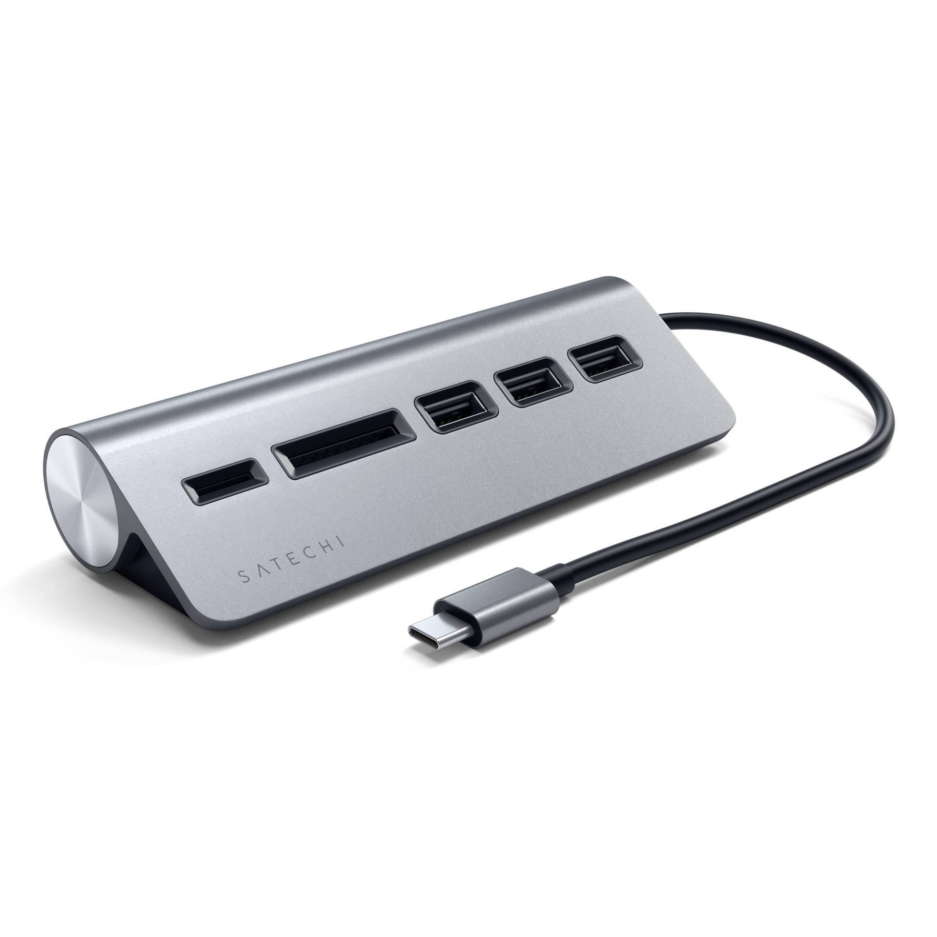USB-C-Hub in Silber mit mehreren Anschlüssen, darunter USB-A, HDMI und SD-Kartensteckplatz. Kabel ist befestigt. Ideal für erweiterte Konnektivität.