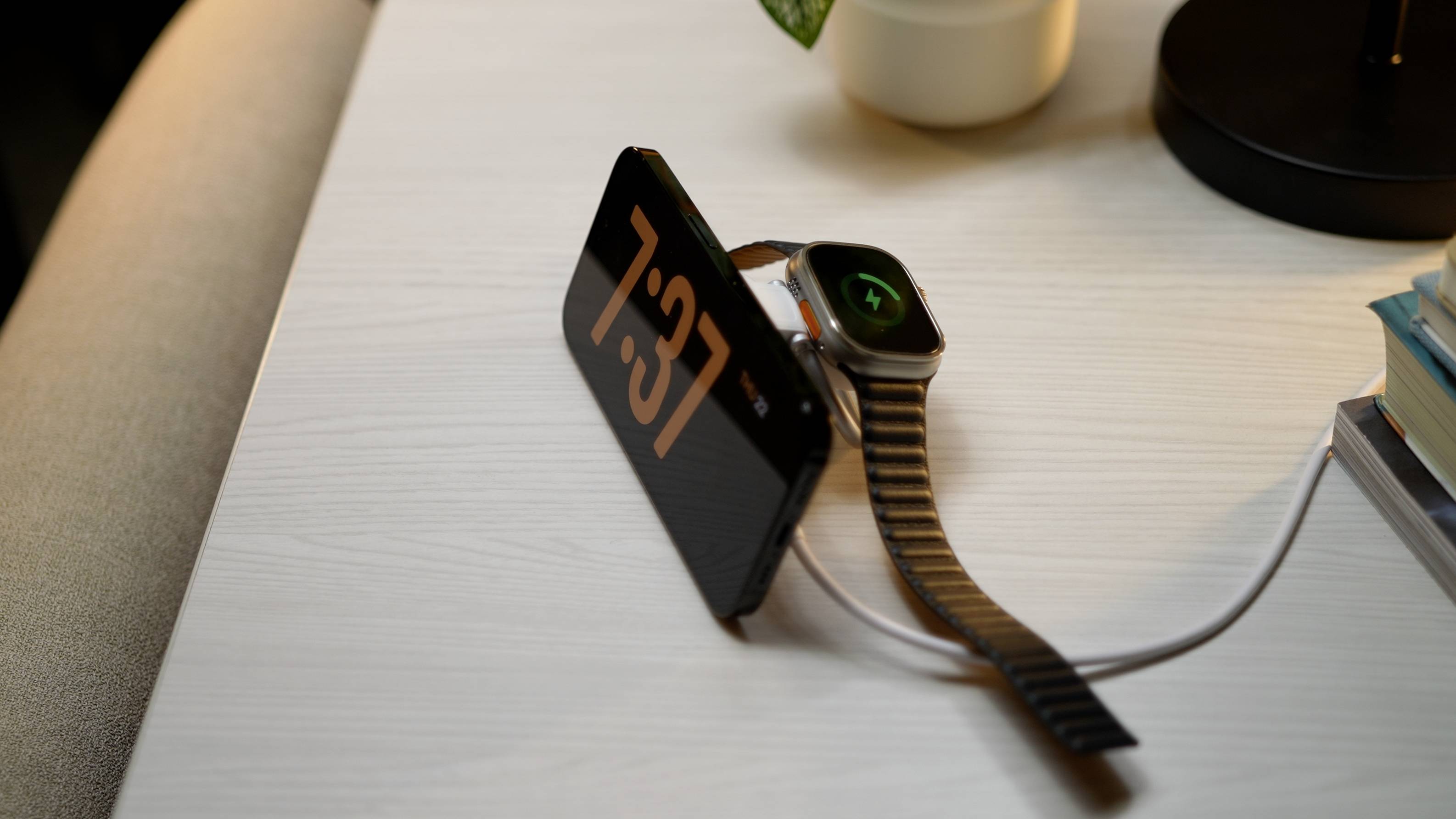 HYPER Induktions-Ladegerät HyperJuice HJ3310WHGL