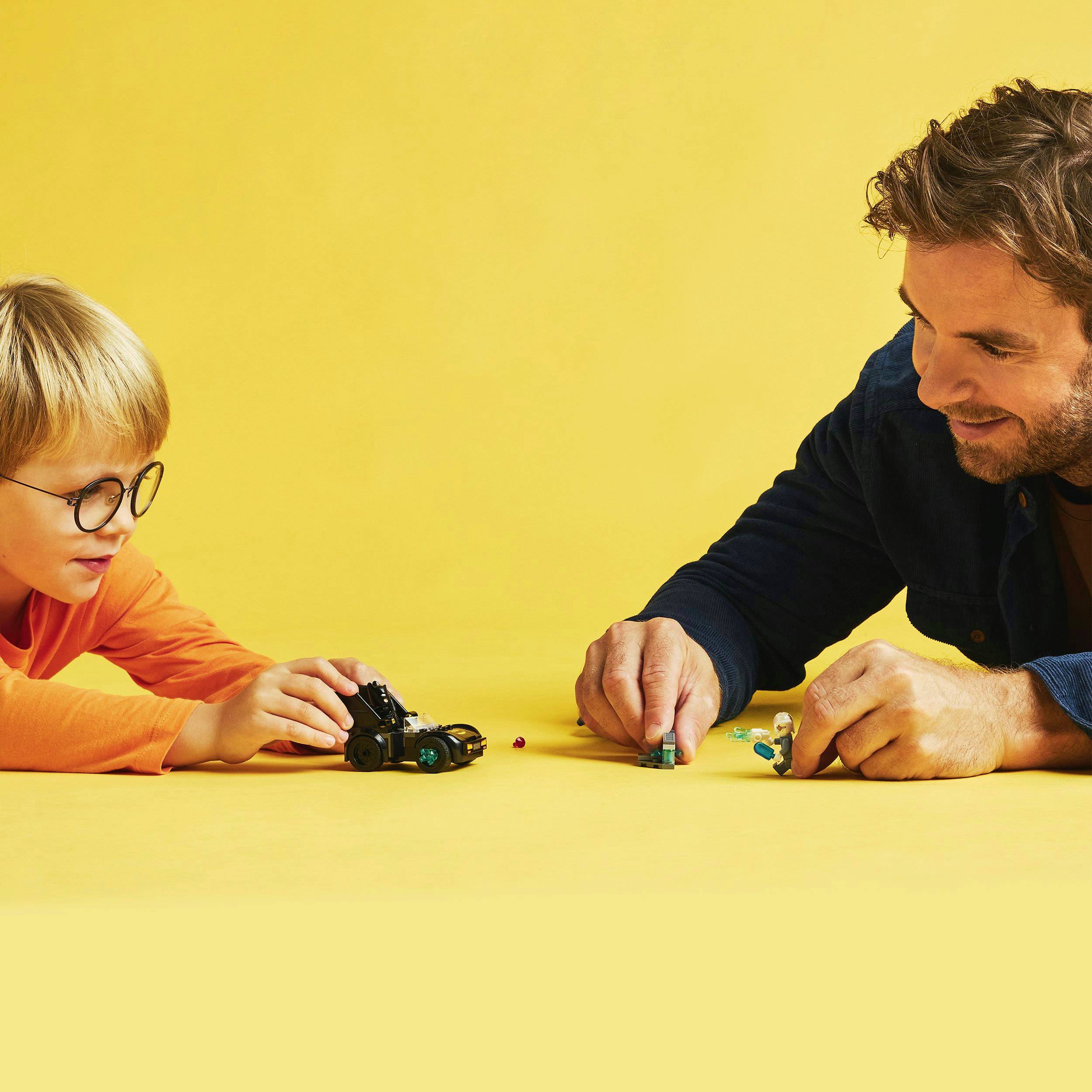 76301 LEGO® DC COMICS SUPER HEROES Batman™ & Batmobil™ vs. Mr. Freeze™