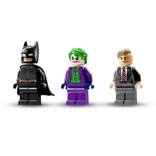 76303 LEGO® DC COMICS SUPER HEROES Batman™ Tumbler vs. Two-Face™ & The Joker™ 76303 LEGO® DC COMICS SUPER HEROES Batman™ Tumbler vs. Two-Face™ & The Joker™
