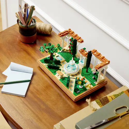 10359 LEGO® ICONS™ Springbrunnengarten 10359 LEGO® ICONS™ Springbrunnengarten