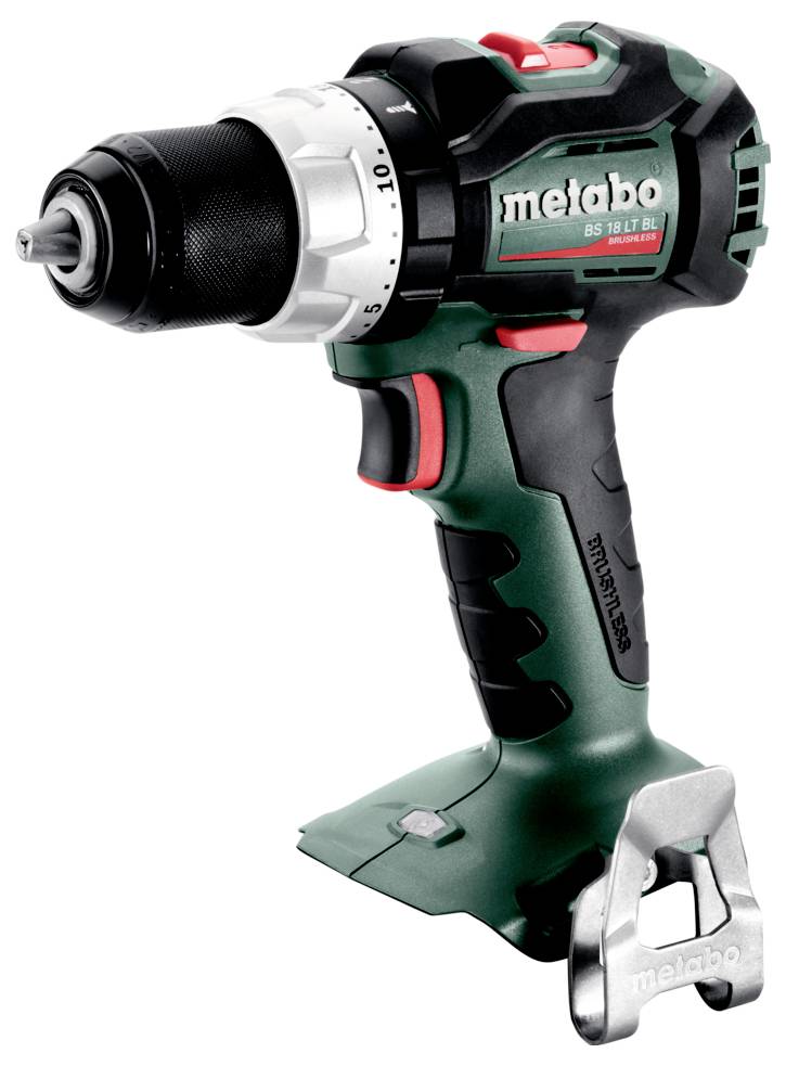 Schnurlose Metabo-Bohrmaschine mit Bohrfutter, Batteriebasis und Gürtelclip auf weißem Hintergrund.