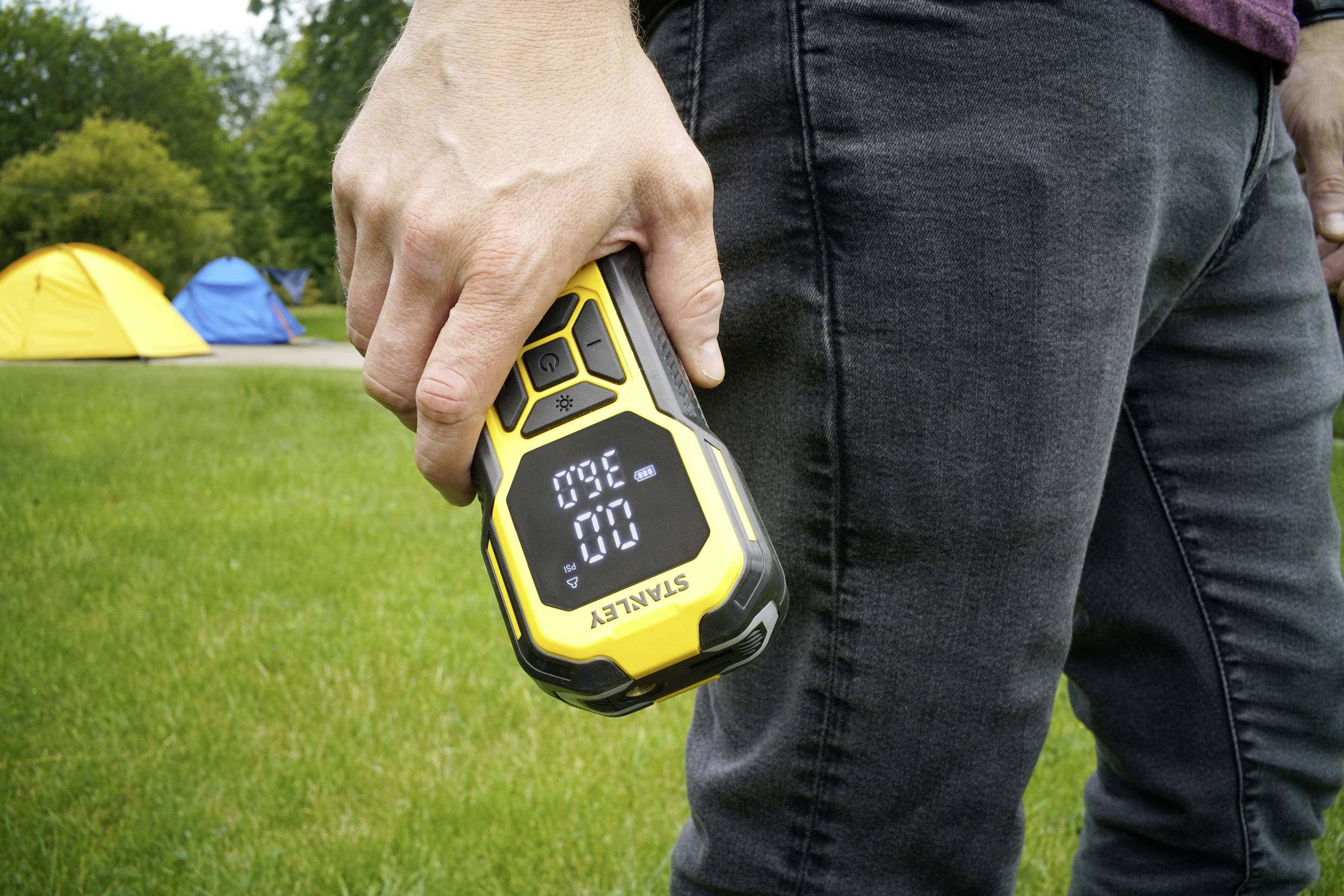 STANLEY SXIF0101 Akku-Kompressor 10 bar Automatische Abschaltung, Digitales Display, Inkl. 1 Akku, mit Powerbank-Funktion