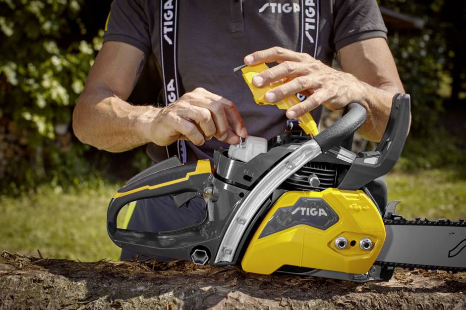 STIGA CS 755 - 18" Benzin Kettensäge 2.3kW Schwertlänge 450mm