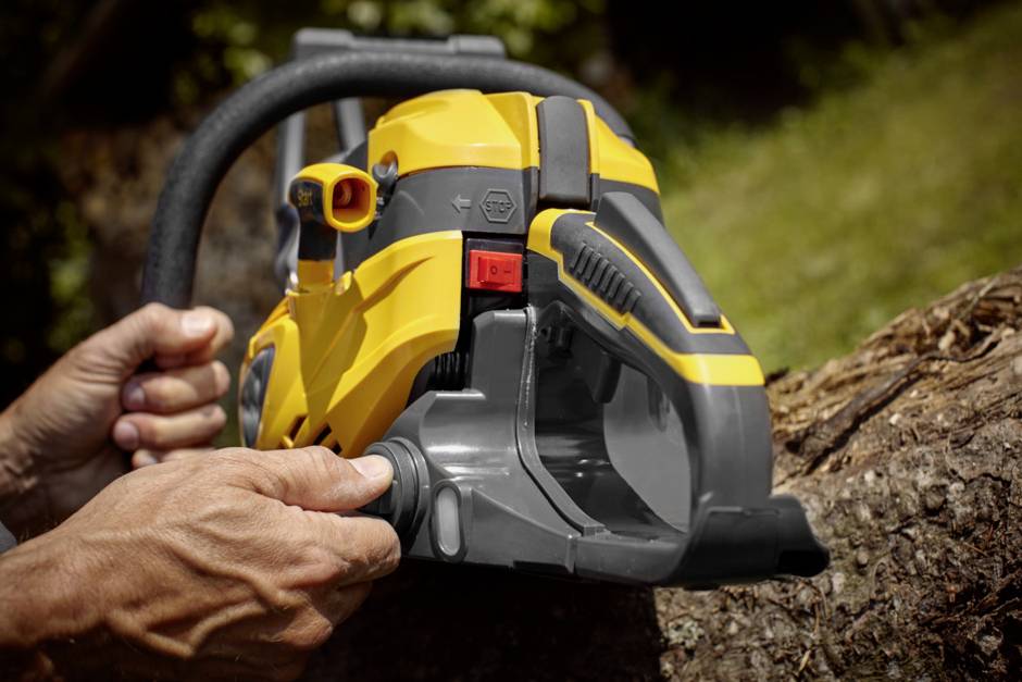 STIGA CS 755 - 18" Benzin Kettensäge 2.3kW Schwertlänge 450mm