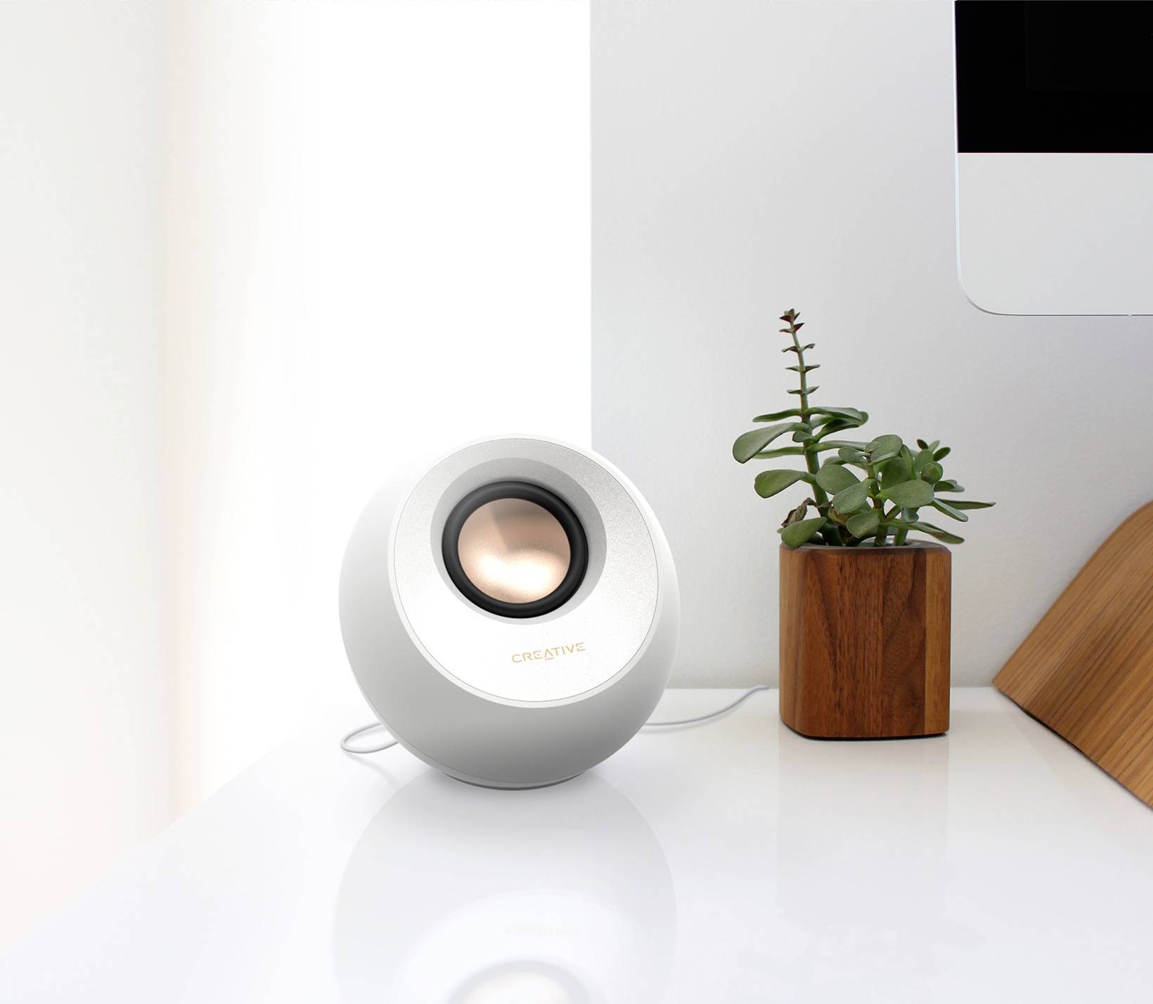 Creative Pebble V3, 2.0 2.0 PC-Lautsprecher Kabelgebunden, Bluetooth® 8W Weiß