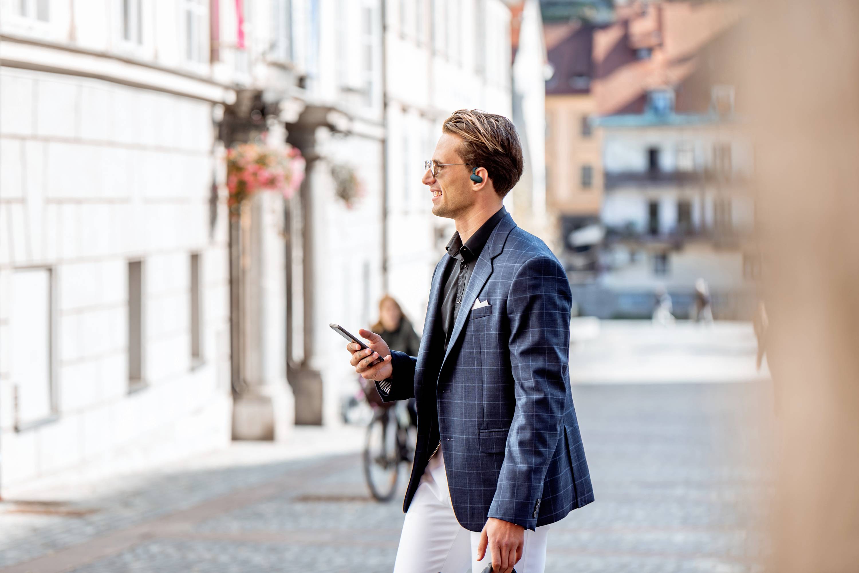 Creative Outlier GO TWS On Ear Headset Bluetooth® Stereo Schwarz Schweißresistent, Wasserbeständig, Batterieladeanzeige, inkl