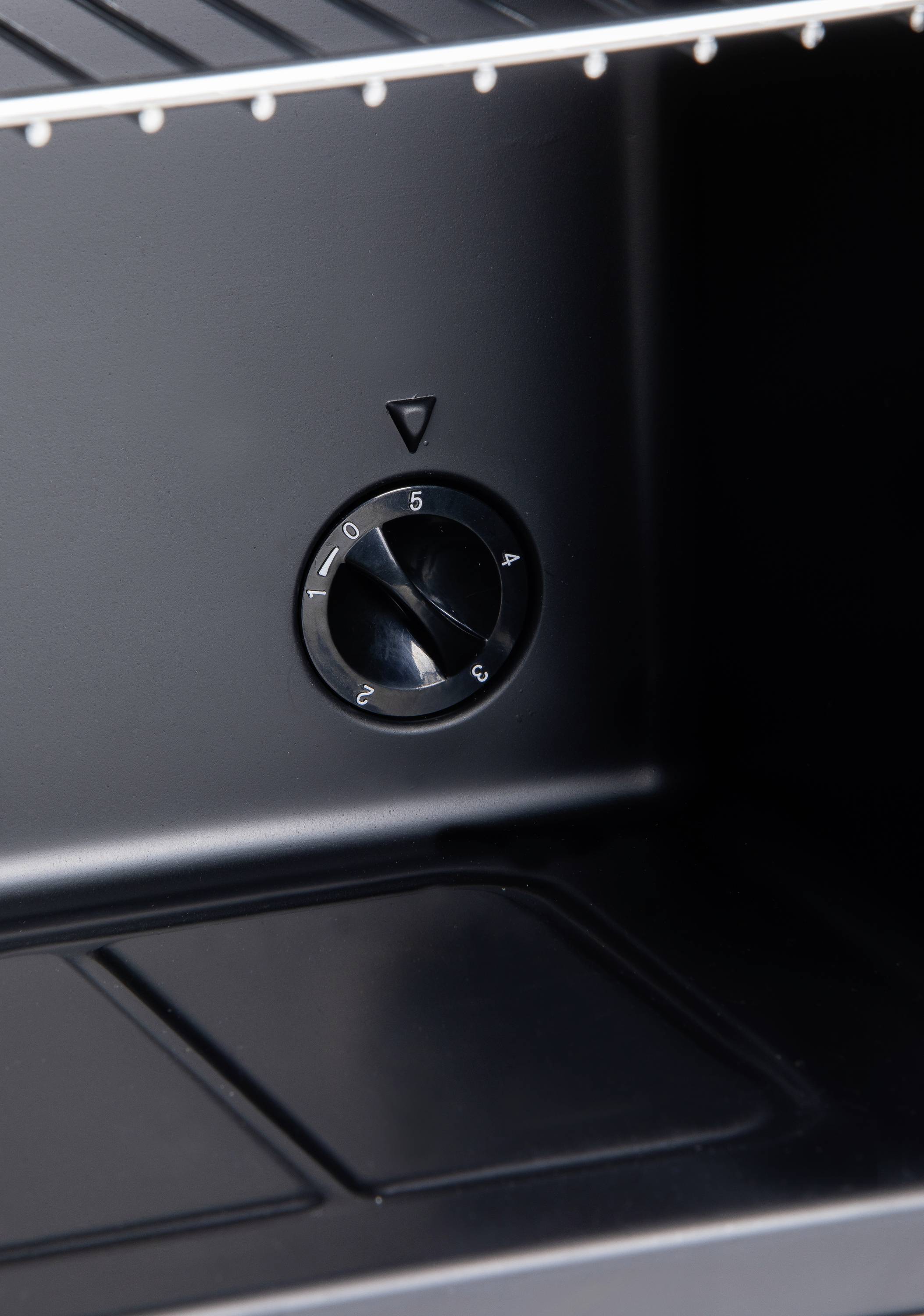 DOMO DO91609BK Party-Kühlschrank EEK: D (A - G) 60l Standgerät Schwarz, Edelstahl (gebürstet)