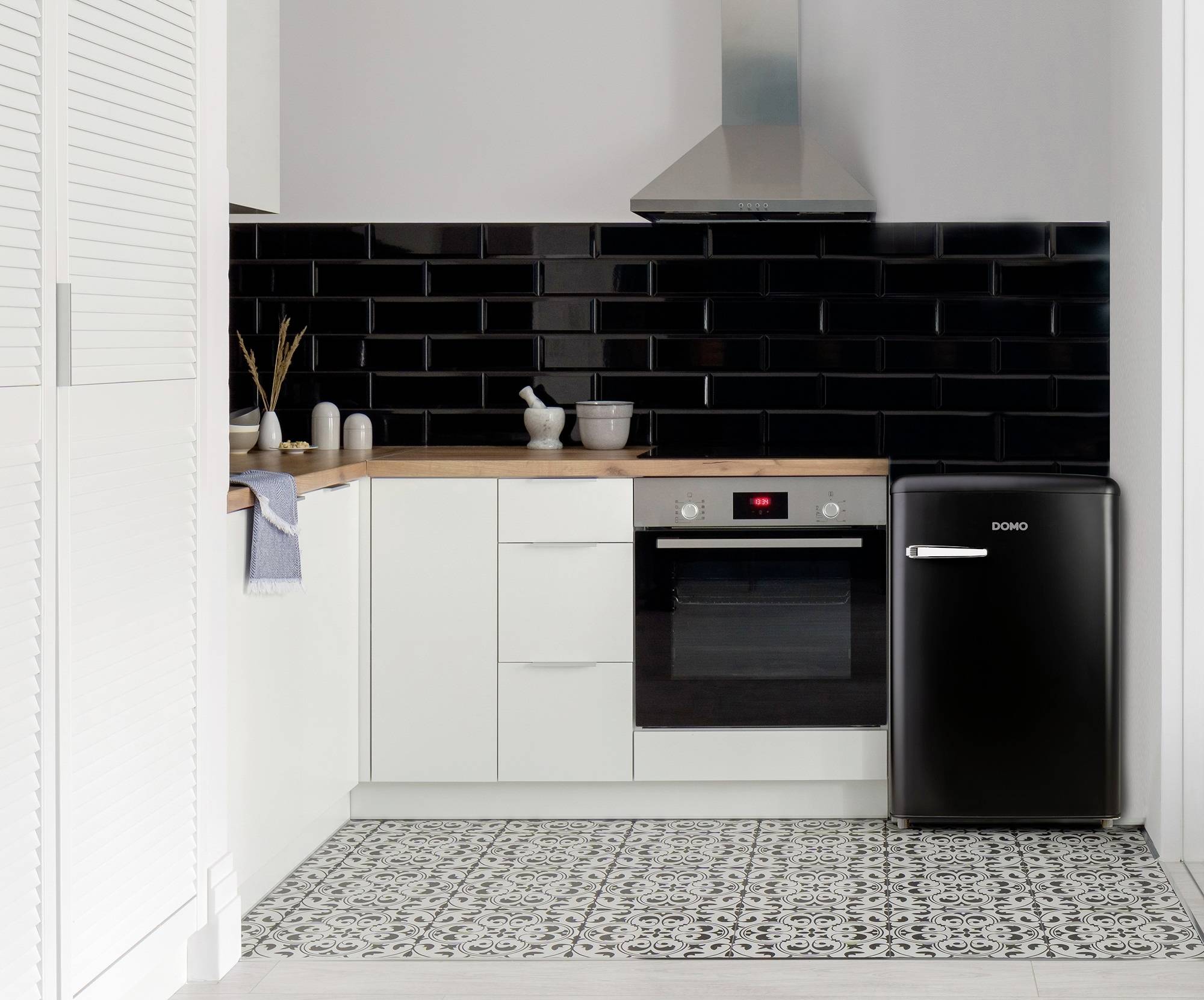 DOMO DO91771R Gefrierschrank EEK: C (A - G) 80l Standgerät Schwarz (matt)