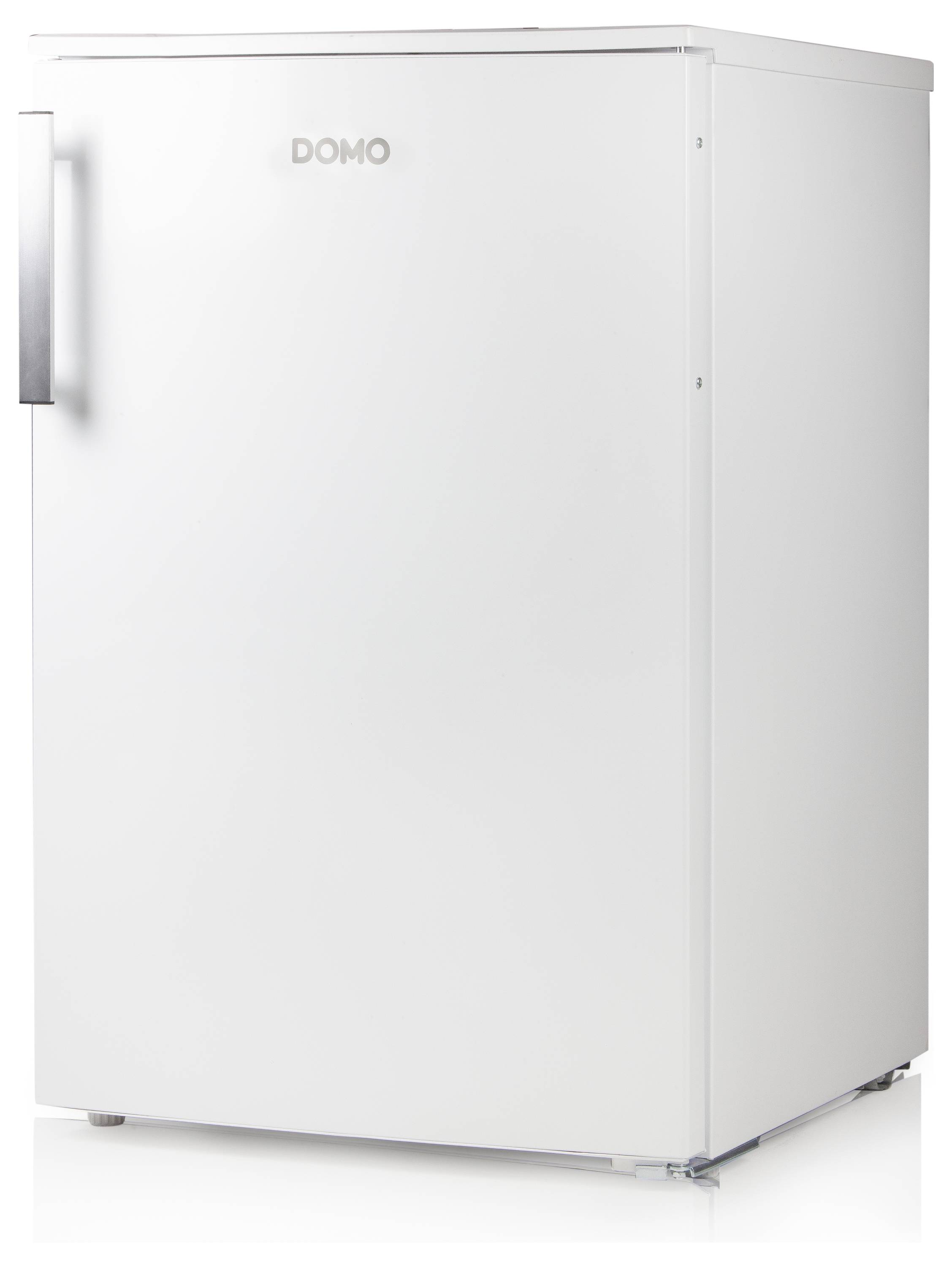 Ein weißer Kühlschrank mit seitlichem Griff und der Marke 'DOMO' auf der Tür. Der Kühlschrank steht aufrecht und geschlossen da.