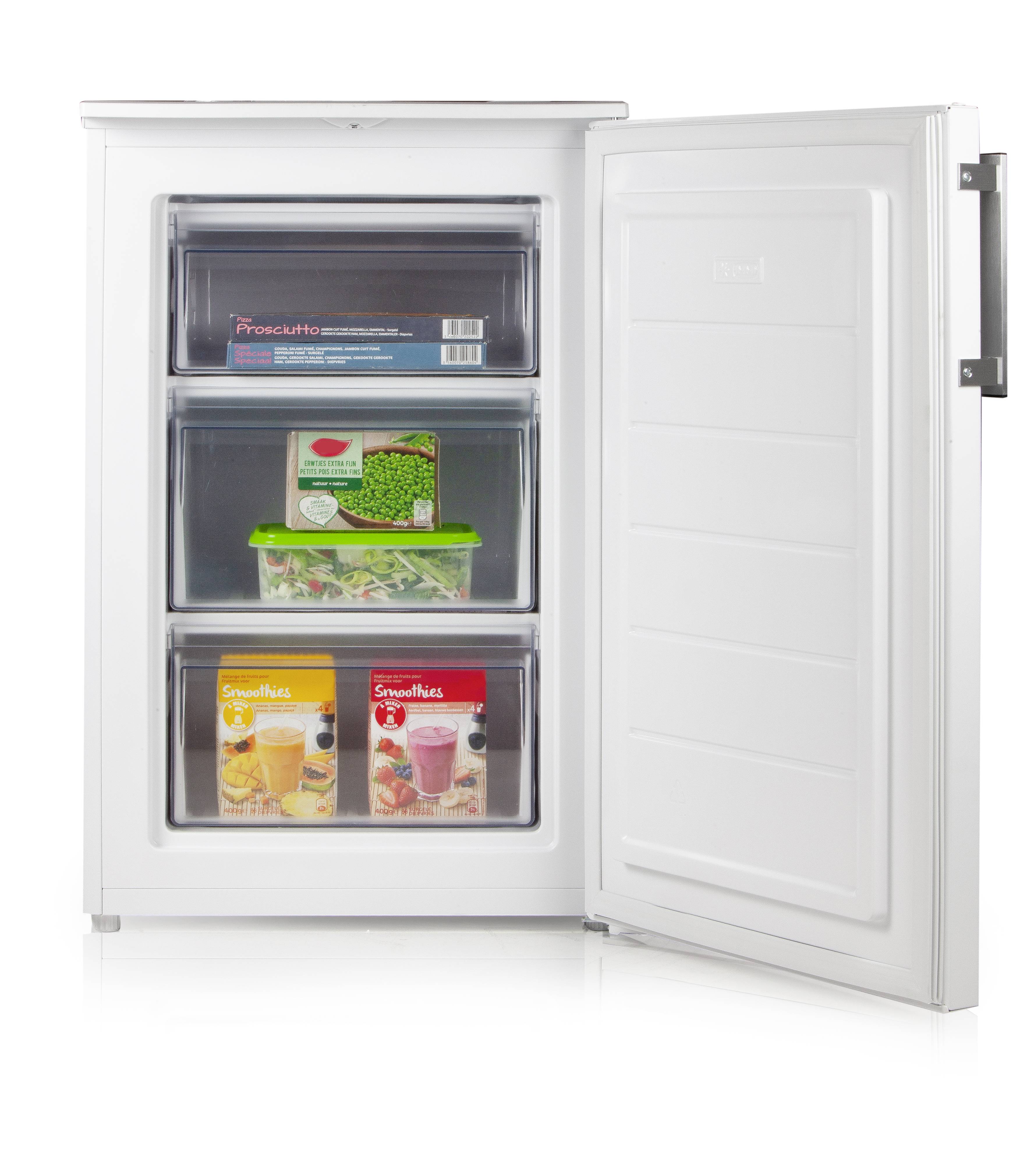 Ein geöffneter Gefrierschrank mit drei durchsichtigen Schubladen. In jeder Schublade gibt es verpackte Lebensmittel, wie Fleisch, Gemüse und Fruchtmischungen.