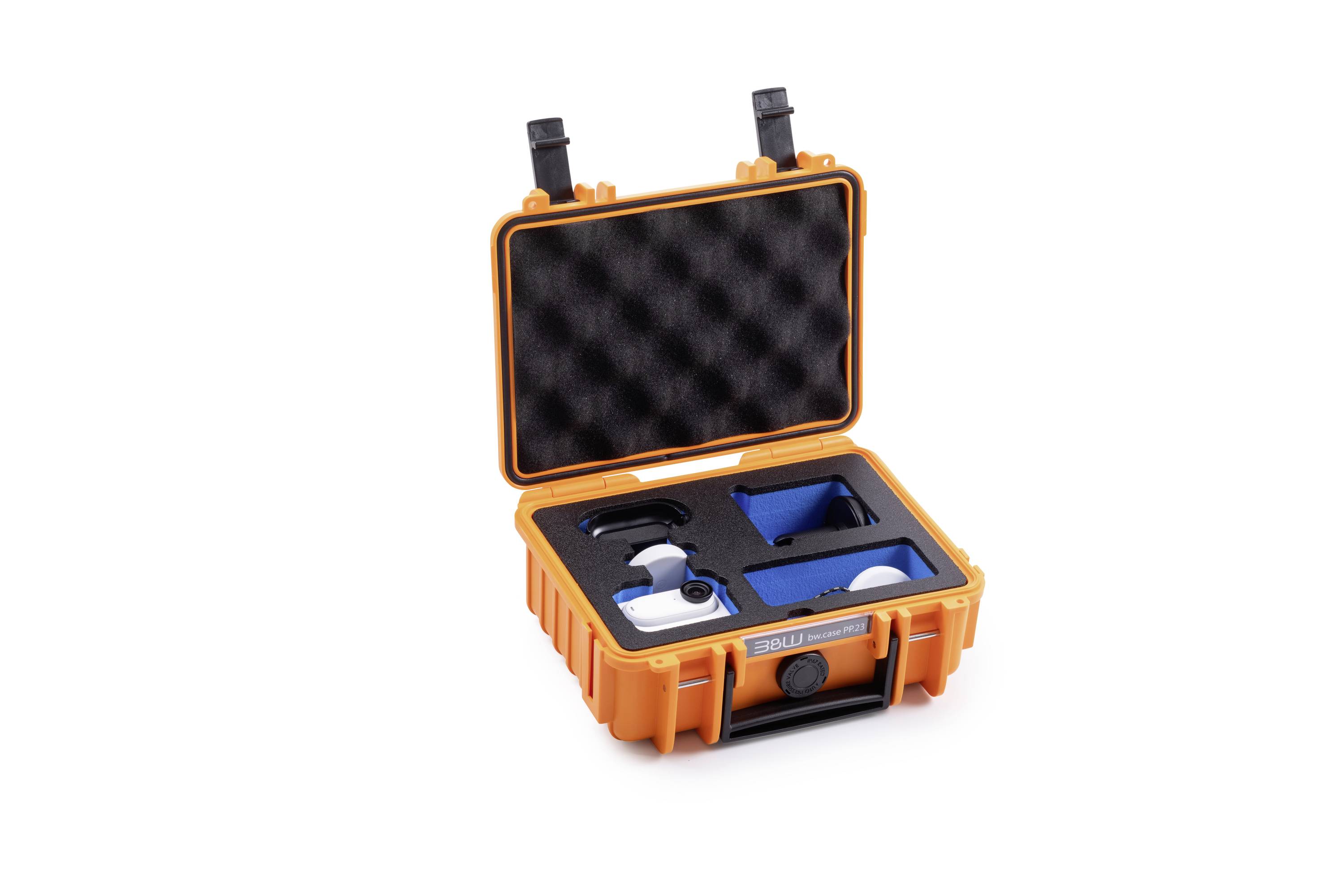 Oranger Schutzkoffer mit offenem Deckel zeigt sorgfältig platzierte weiße und blaue Geräte in geformten Fächern auf schwarzem Schaumstoff.