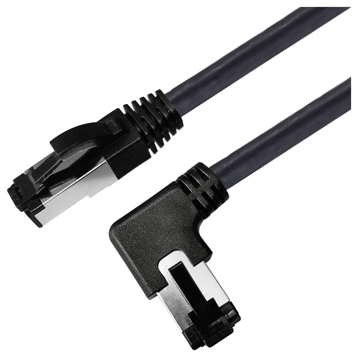 Zwei Netzwerkkabel-Stecker mit unterschiedlichen Enden: ein gerader Stecker links und ein gewinkelter Stecker rechts.