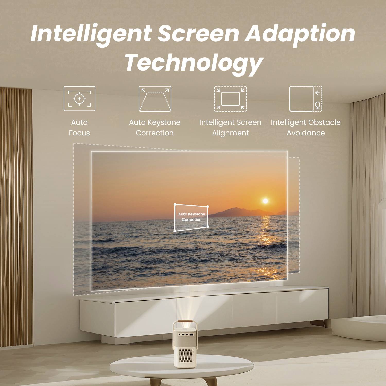 Ein Wohnzimmer mit einem Projektor, der ein Sonnenuntergangsbild an der Wand anzeigt. Text: 'Intelligent Screen Adaption Technology'.