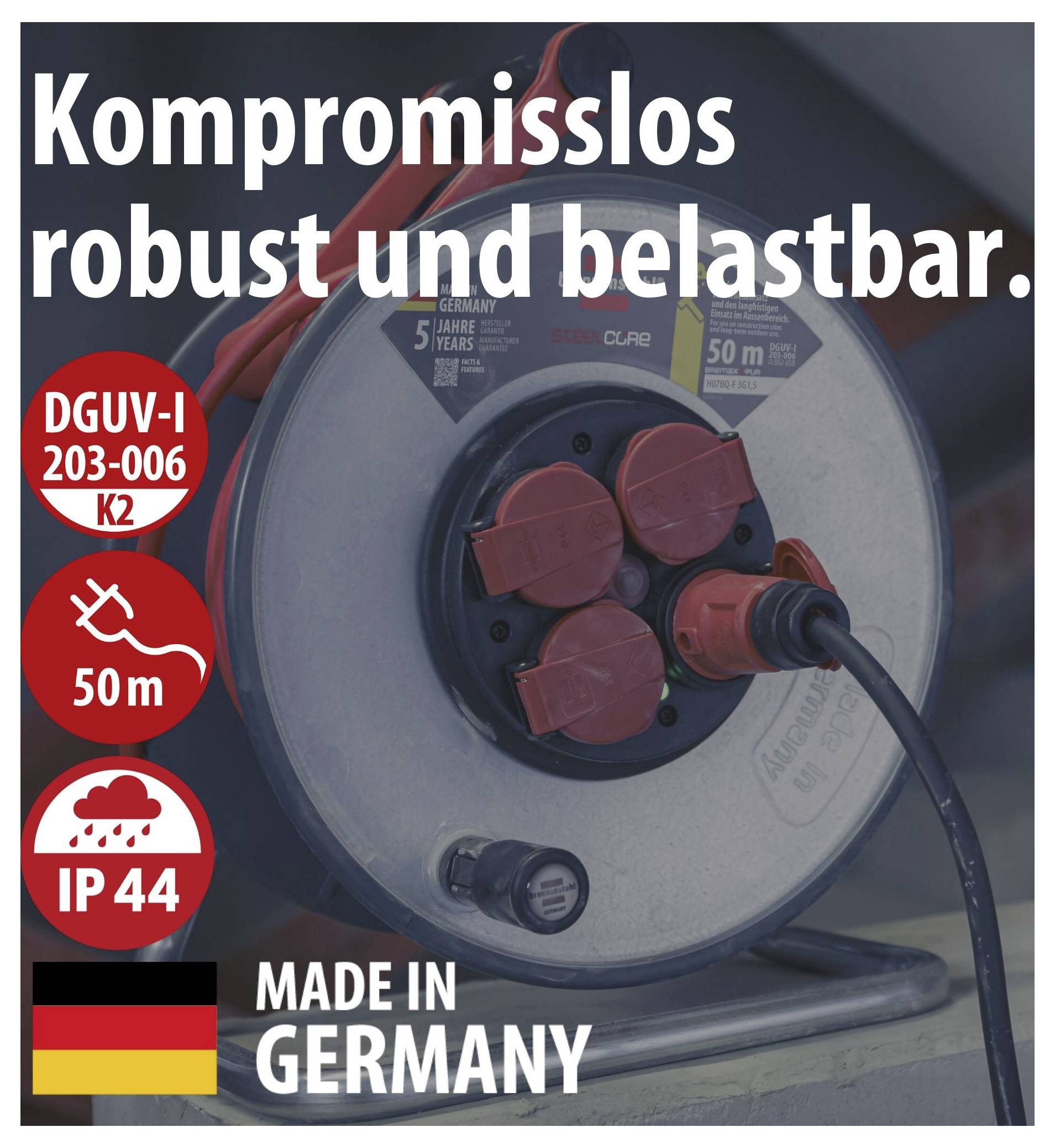 Werbeanzeige für eine Kabeltrommel mit den Aussagen 'Kompromisslos robust und belastbar.', '50 m', 'IP44' und 'Made in Germany'; abgebildet sind mehrere Steckdosen und angeschlossenes Kabel.