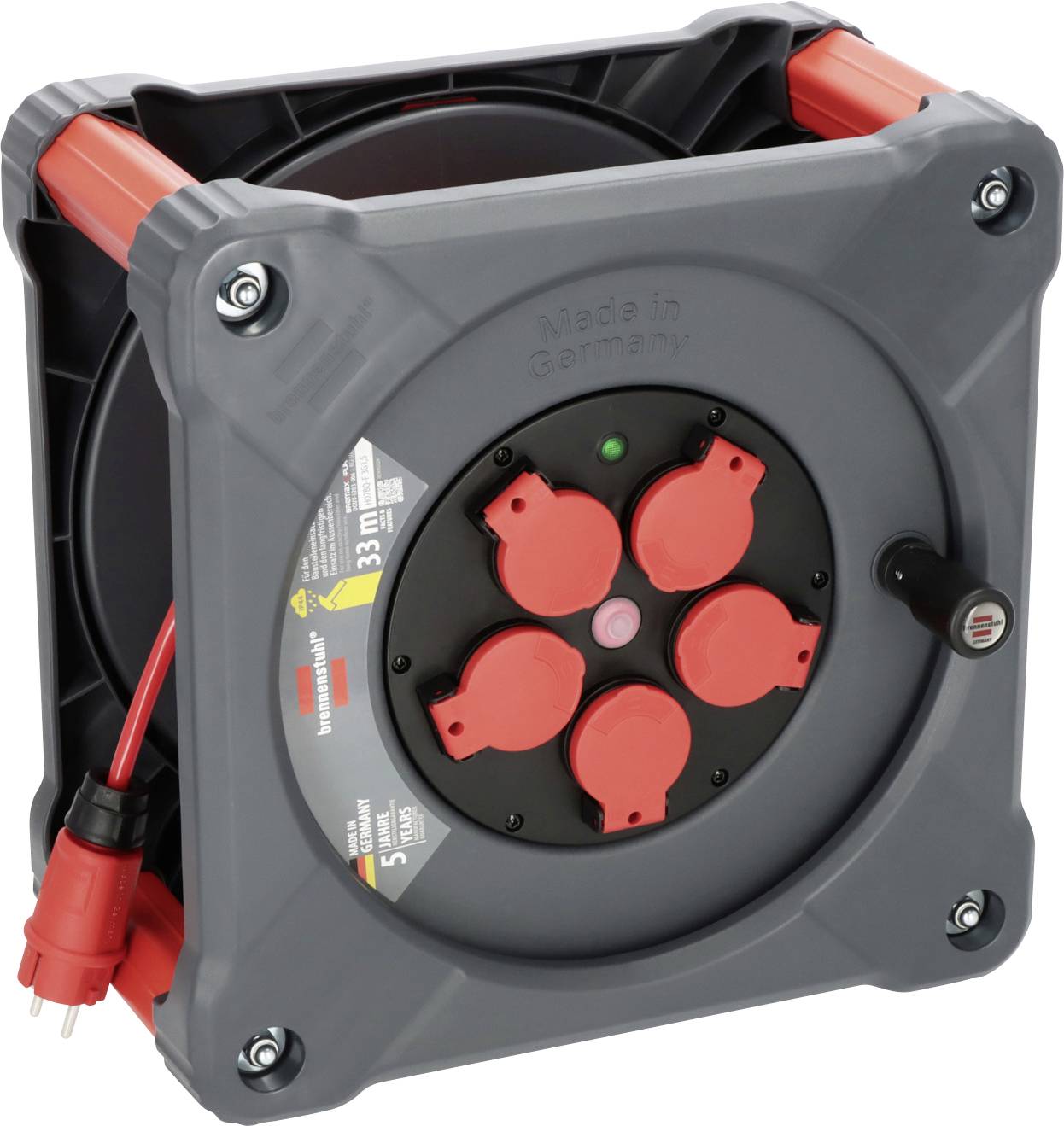 Graue Kabeltrommel mit vier roten Steckdosen und rotem Stecker.