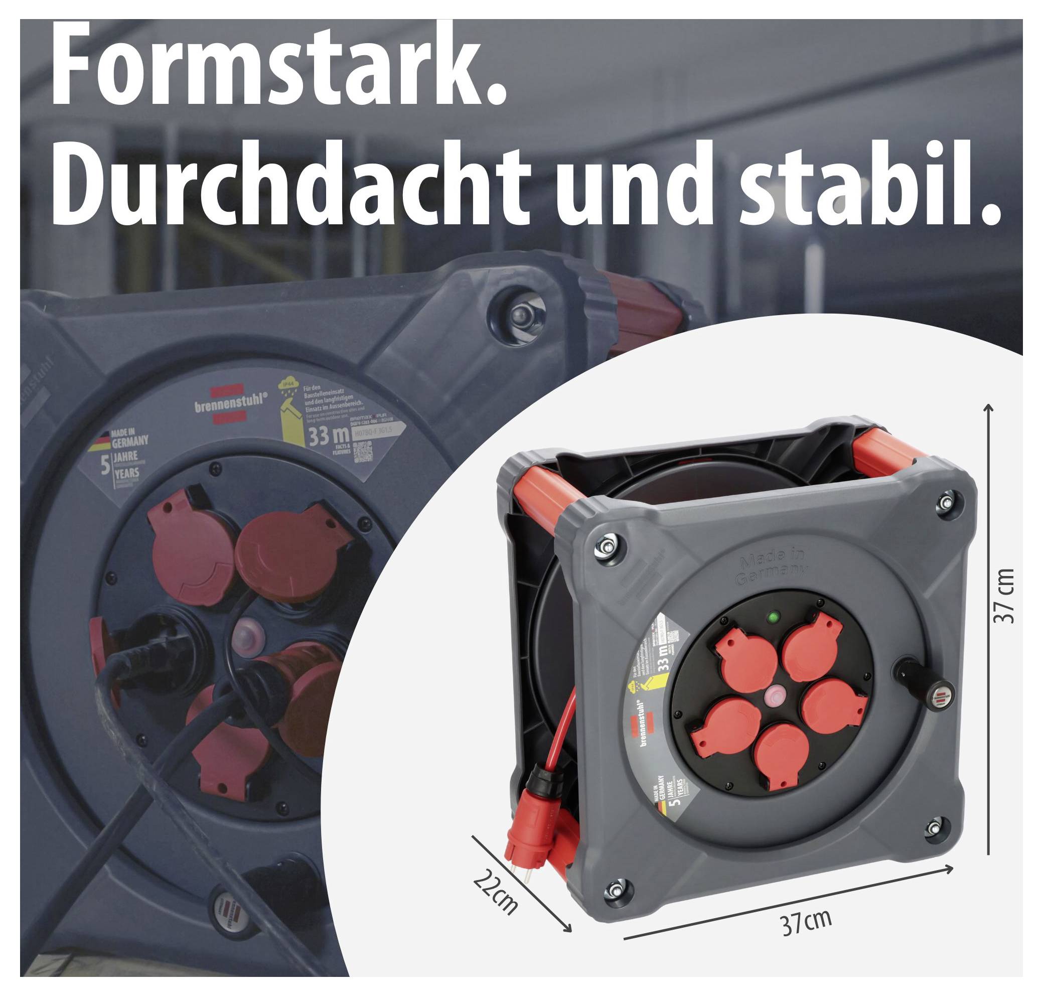 Werbebild für eine robuste Stromkabeltrommel mit Aufdruck 'Formstark. Durchdacht und stabil.' und Maßangaben 37 cm x 37 cm x 22 cm.