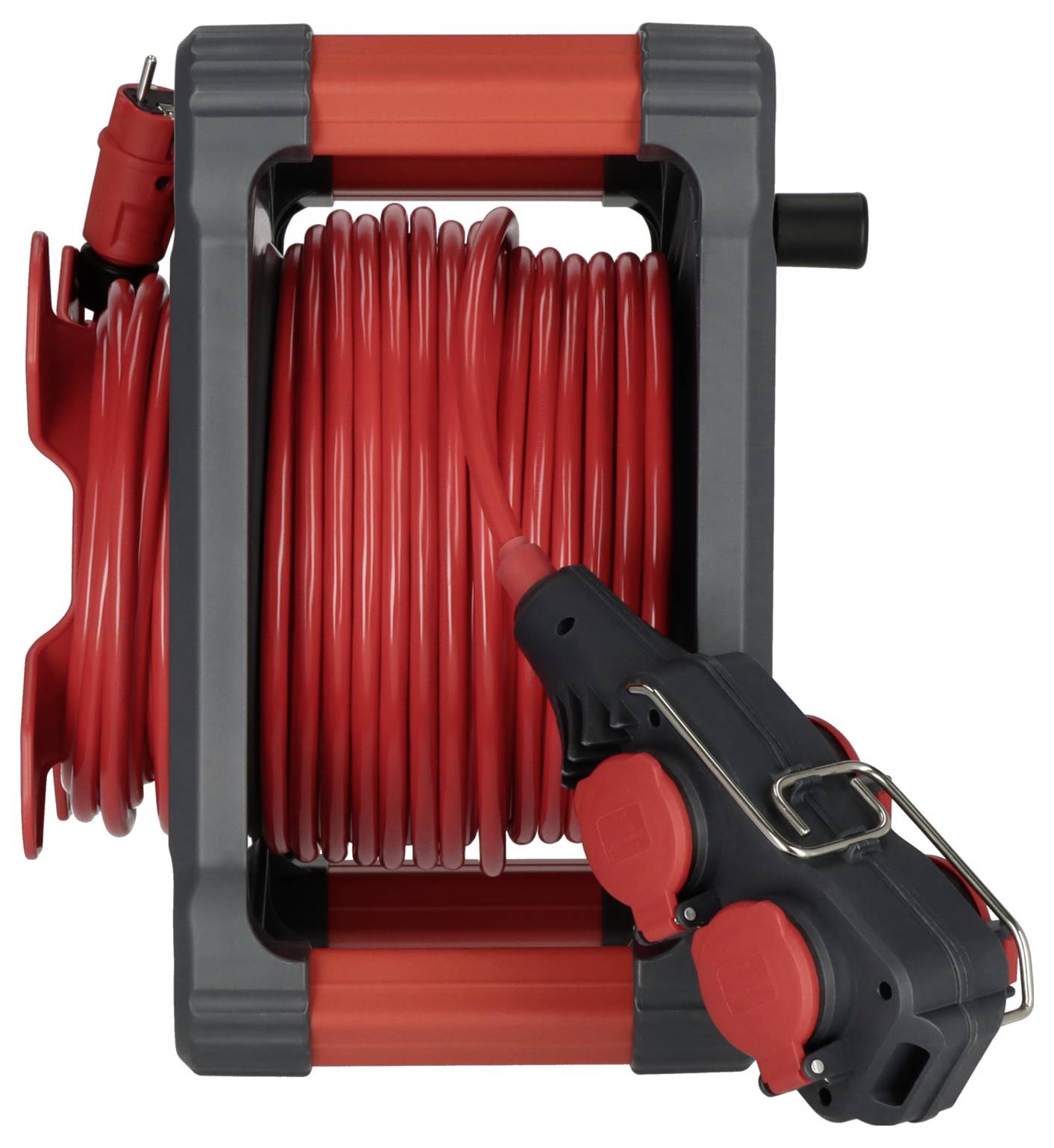 Ein rotes Verlängerungskabel auf einer grauen Kabeltrommel mit zwei Steckdosen und einem Griff.