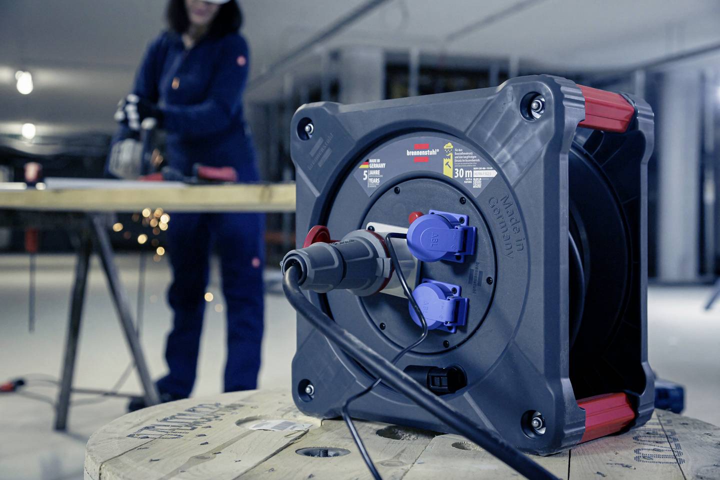 Brennenstuhl 9222300110 Kabeltrommel 30m Schwarz CEE-Stecker 16A 5polig