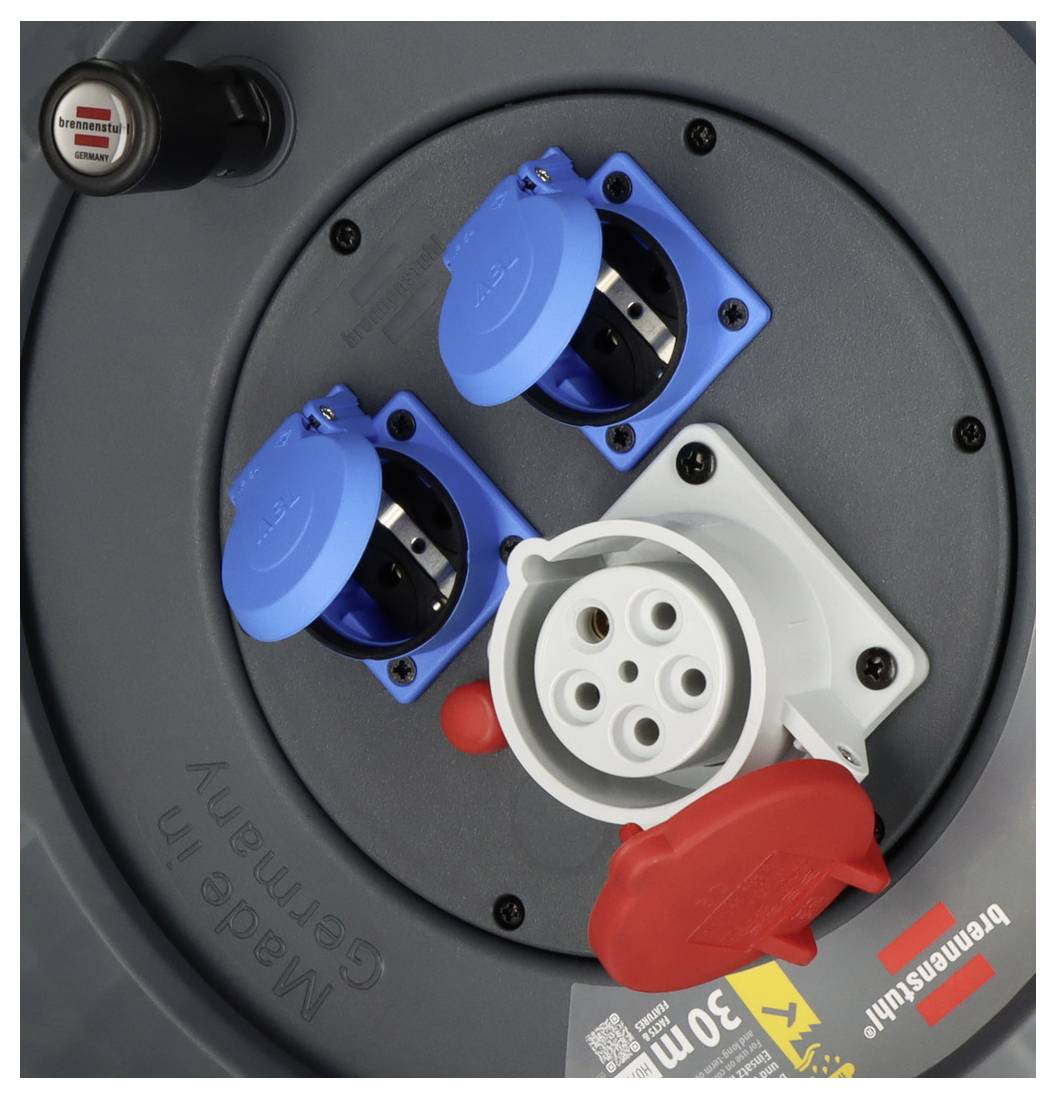 Kabeltrommel mit zwei blauen Schuko-Steckdosen und einem roten CEE-Stecker, geeignet für den Einsatz im Freien, 30 Meter Länge.