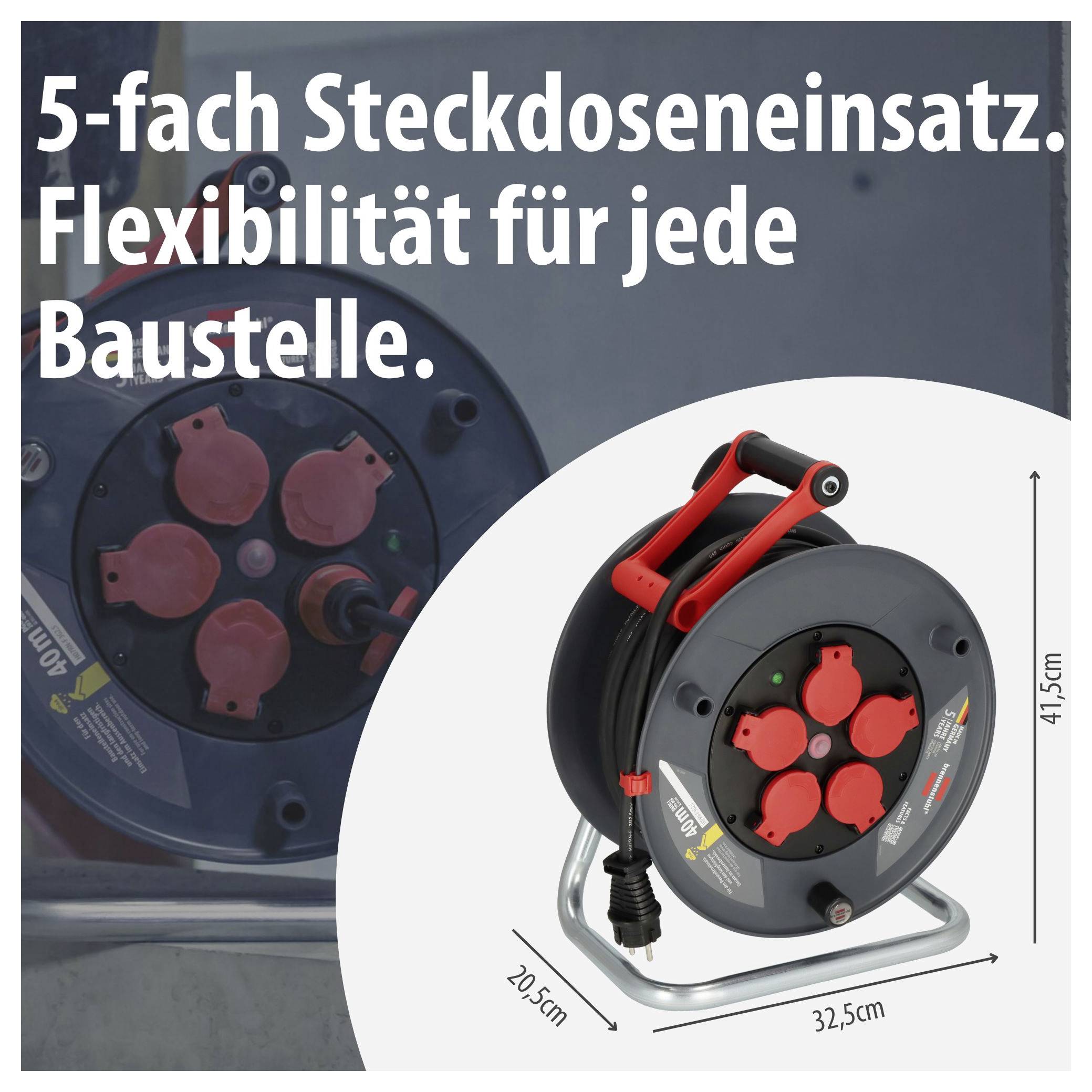 Werbebild einer Kabeltrommel mit Griff; Text: '5-fach Steckdoseneinsatz. Flexibilität für jede Baustelle.' Maße: 41,5 cm hoch, 32,5 cm breit, 20,5 cm tief.