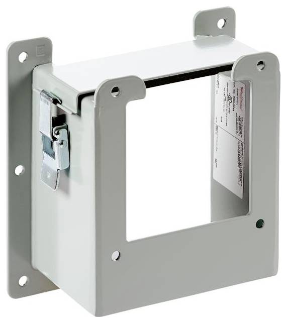 Ein rechteckiger Metallhalter mit seitlichen Befestigungslöchern und einem Verschlussmechanismus an der Seite.