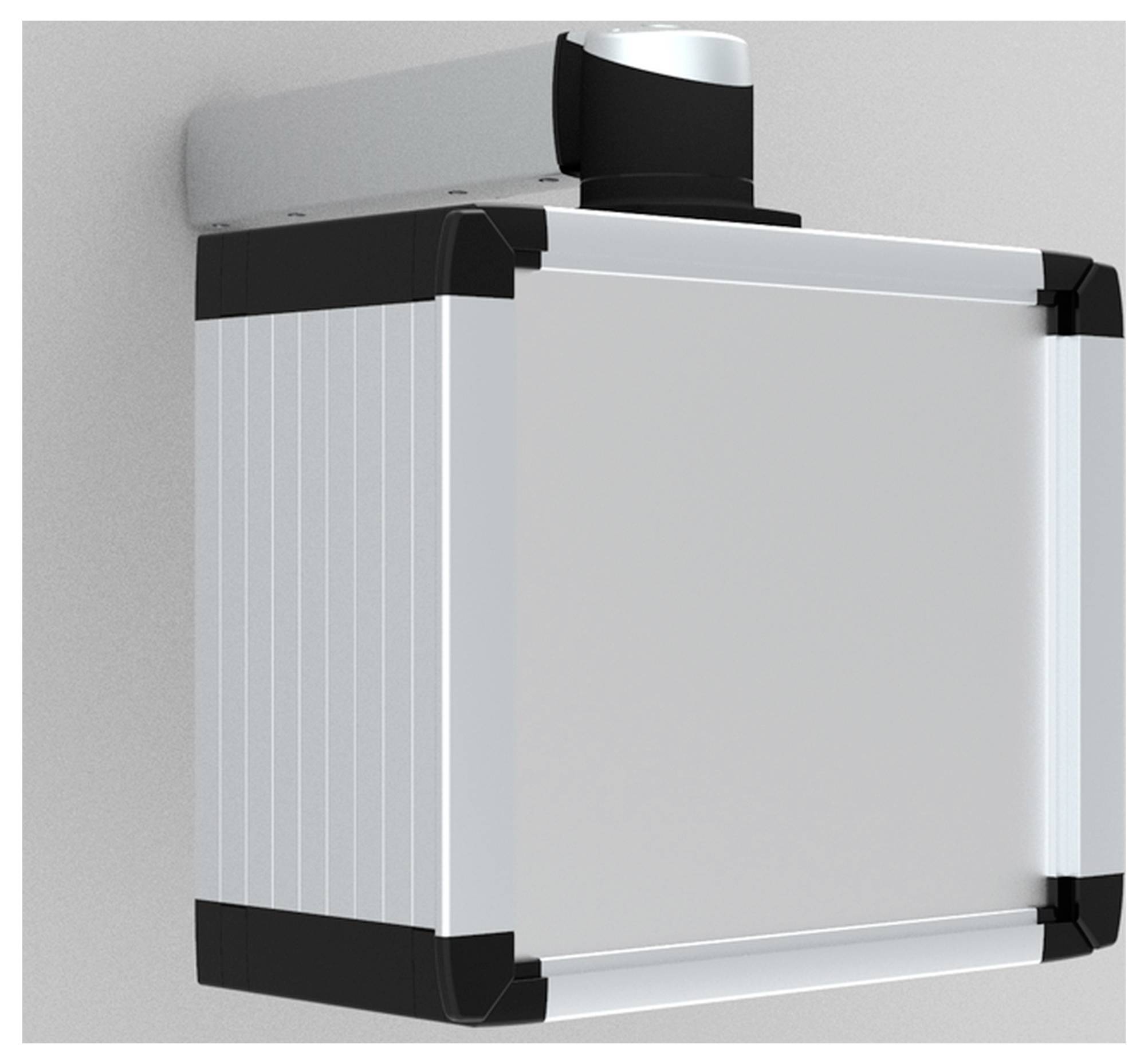 Ein rechteckiger Wandventilator in silberner Farbe mit schwarzem Gehäuse, montiert an der Wand.