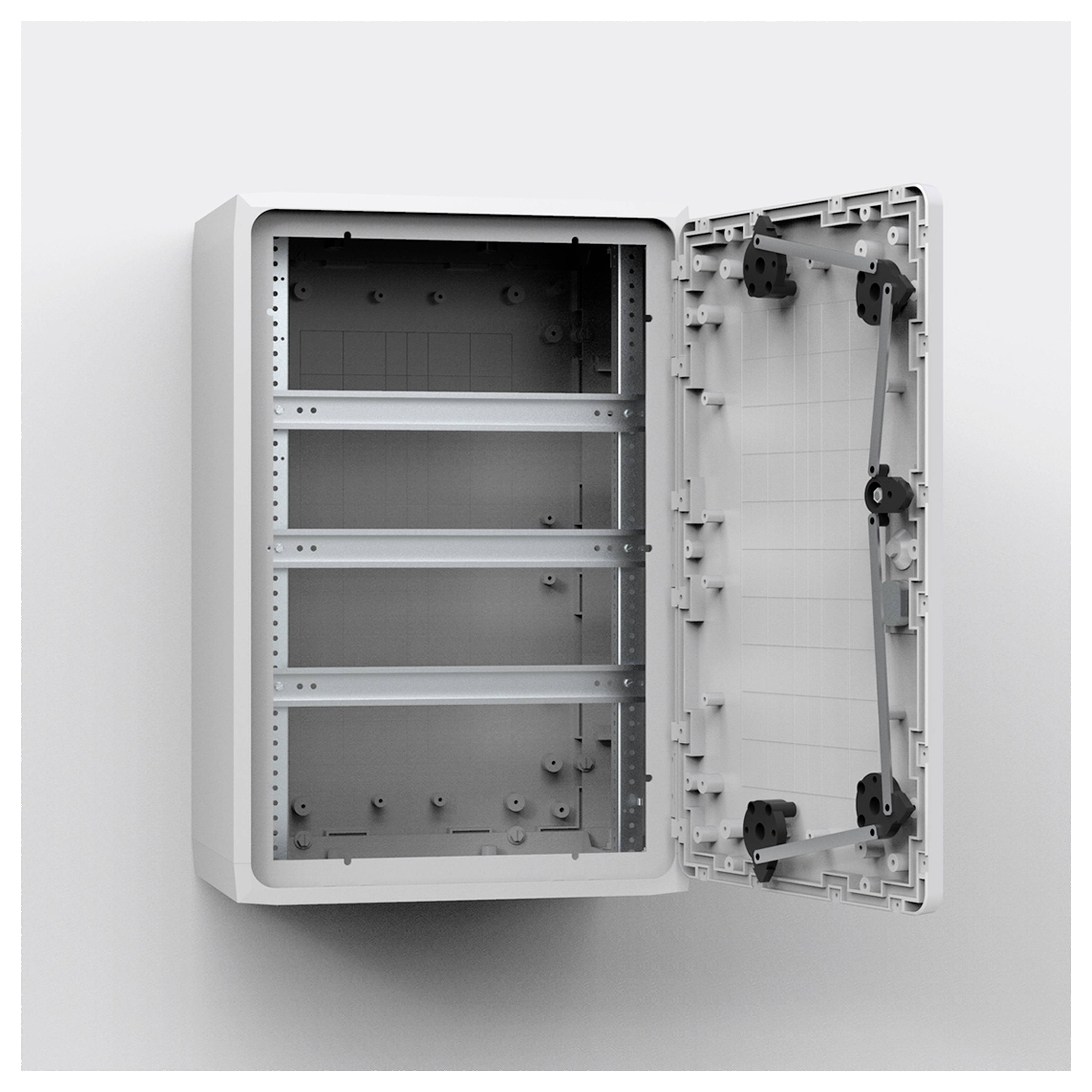 Ein offener, leerer Schaltschrank an der Wand mit drei horizontalen Schienen und einer geöffneten Tür auf der rechten Seite.