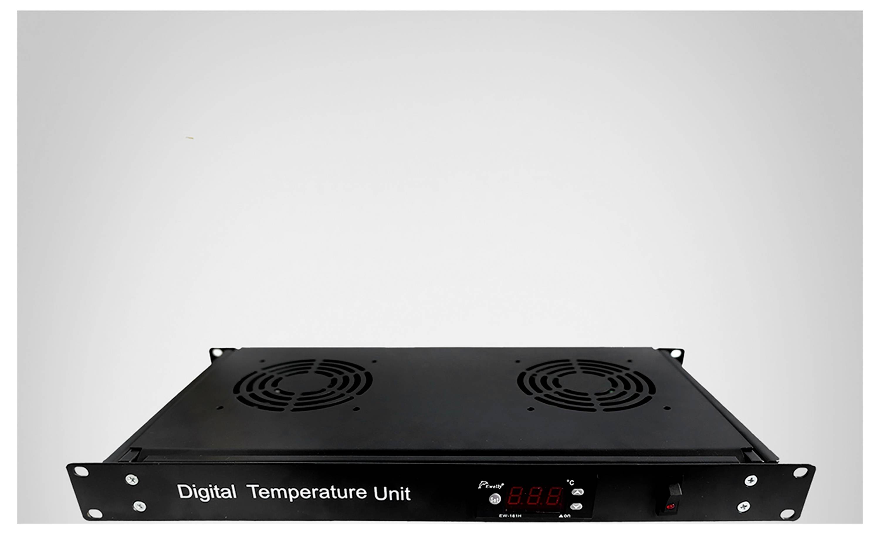 Ein digitales Temperaturgerät in einem schwarzen Gehäuse mit zwei Lüftern oben und einer digitalen Anzeige vorne.